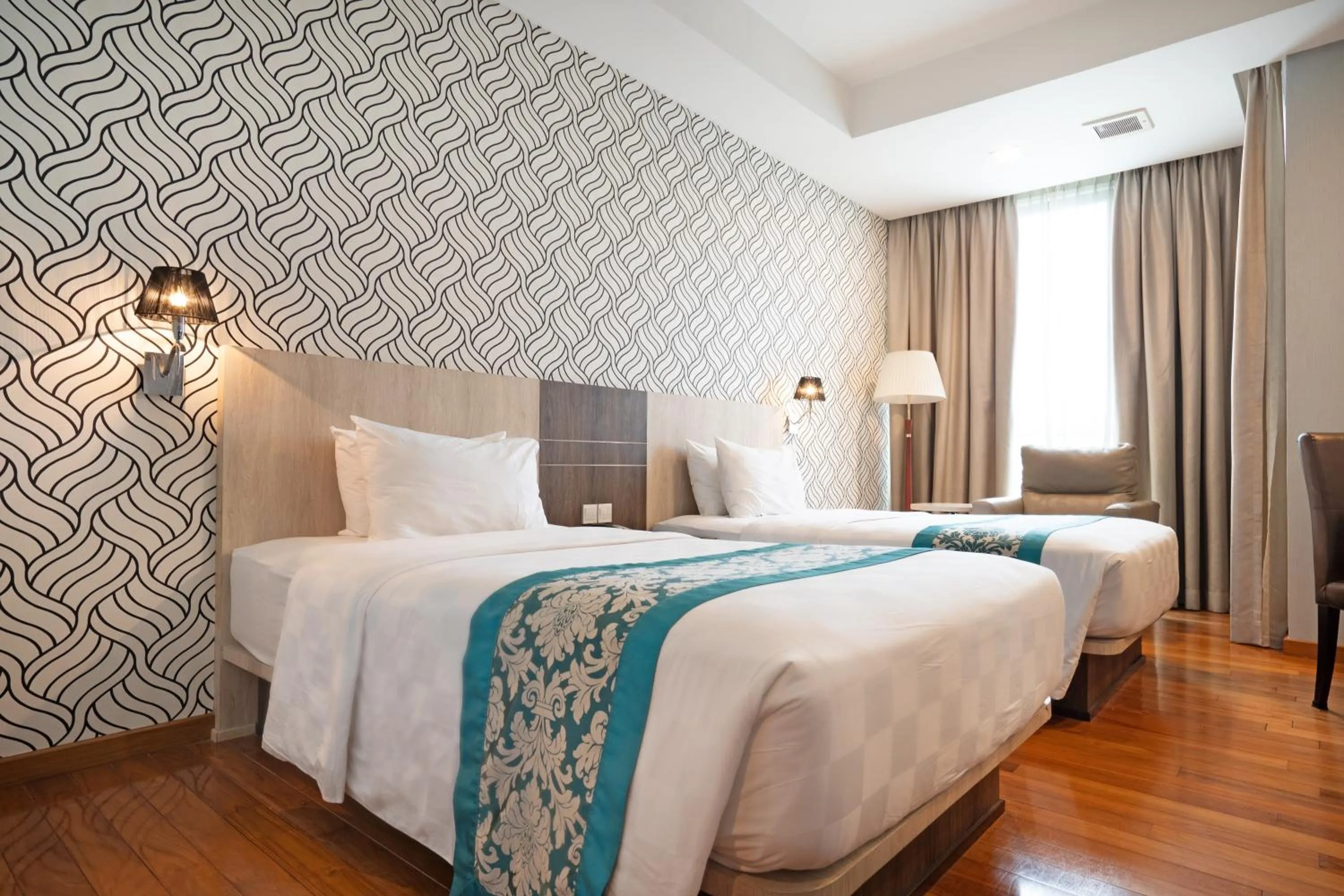 Superior Twin Room in Nagoya Hill Hotel Batam