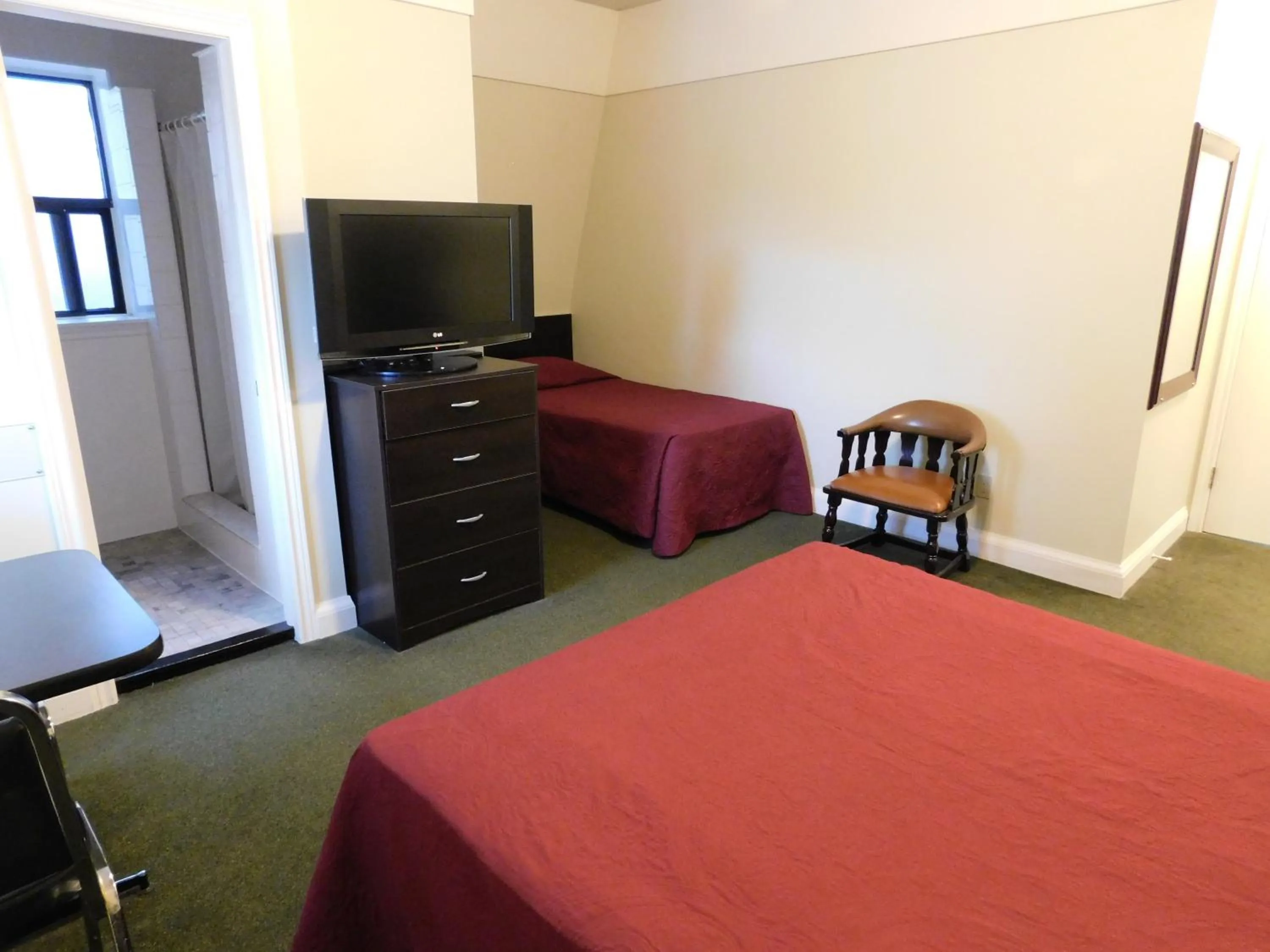 Triple Room in Filmores Hotel