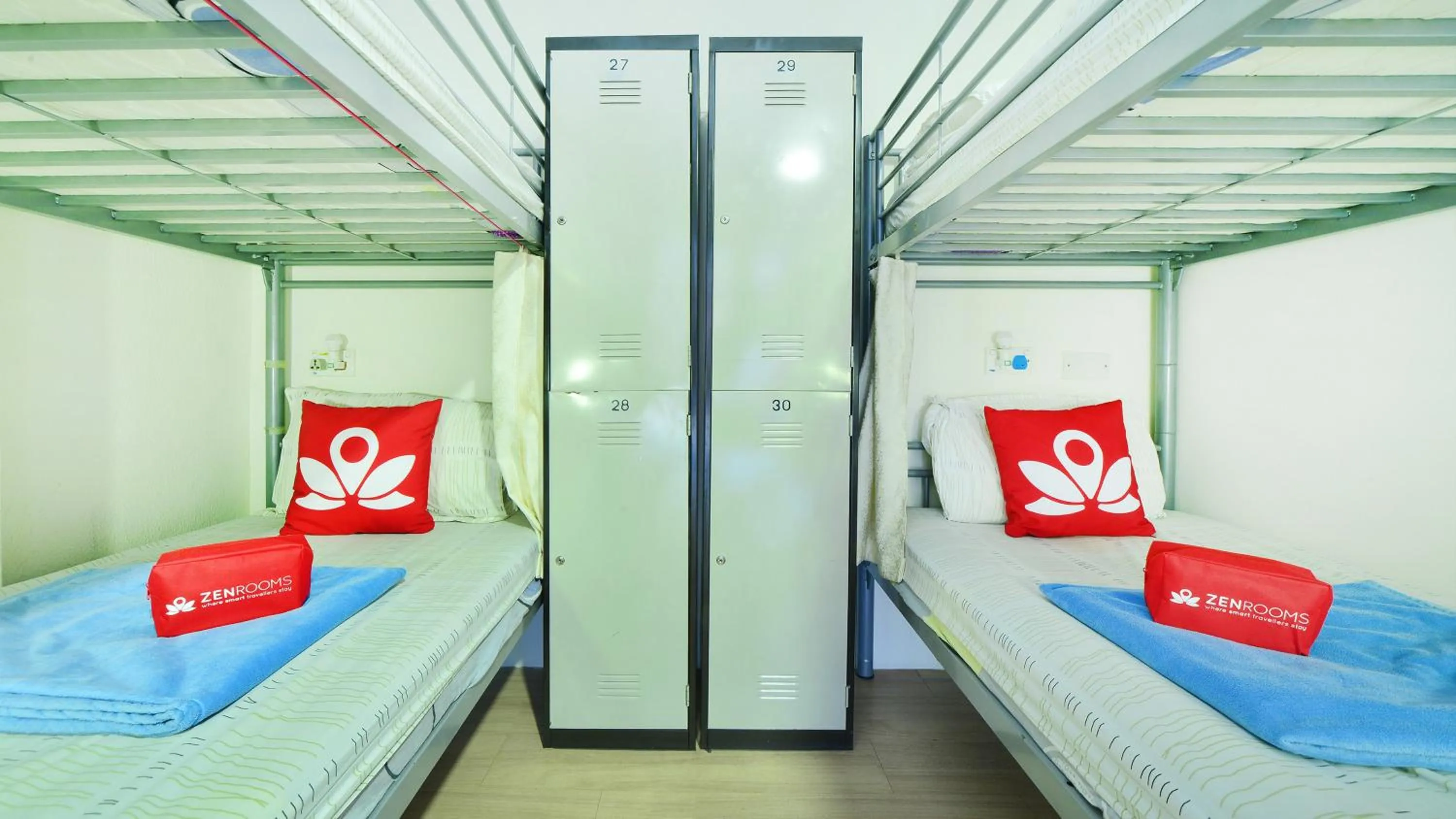 Bed in 10-Bed Mixed Dormitory Room in River City Inn