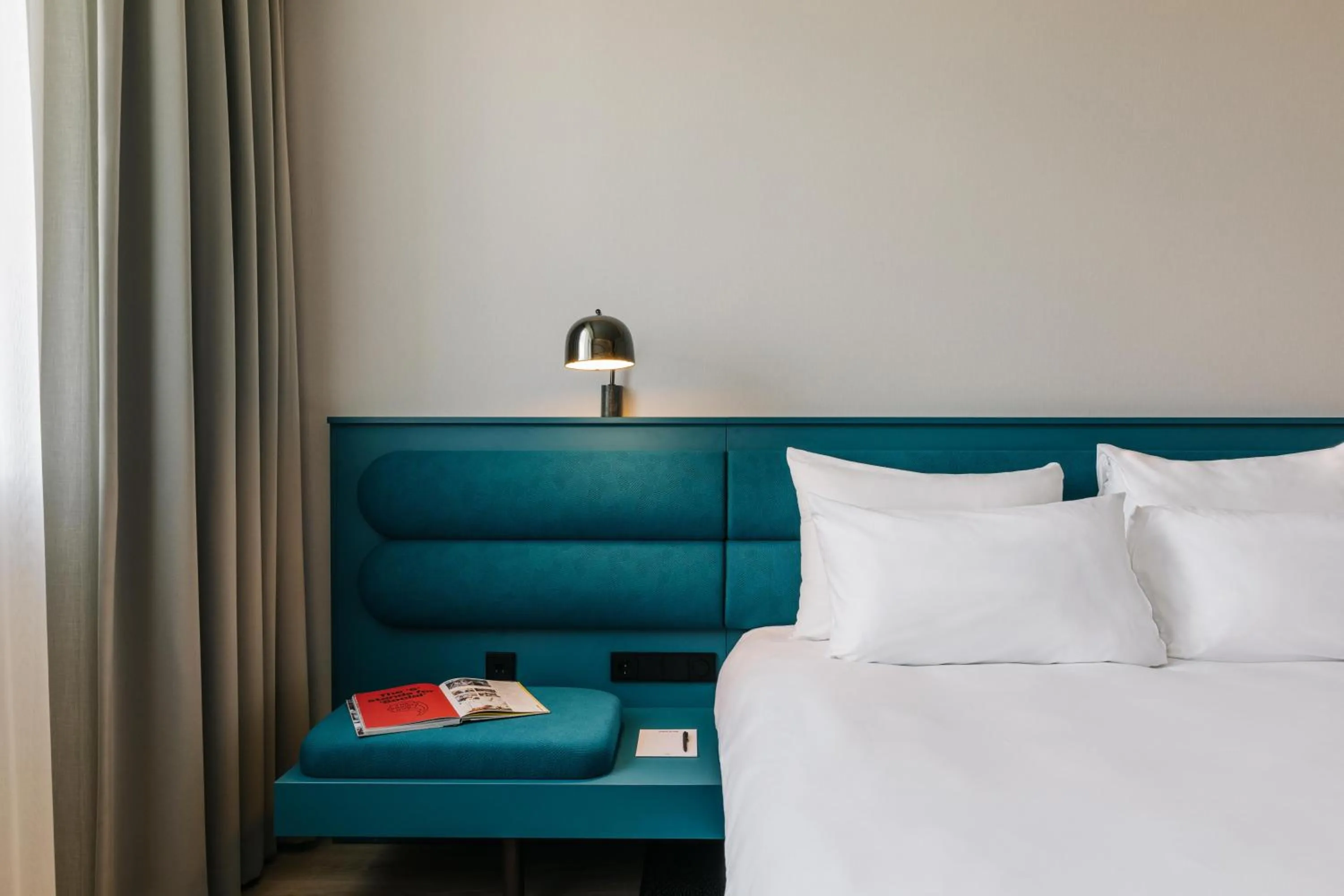 Signature Deluxe Double in The Social Hub Amsterdam City