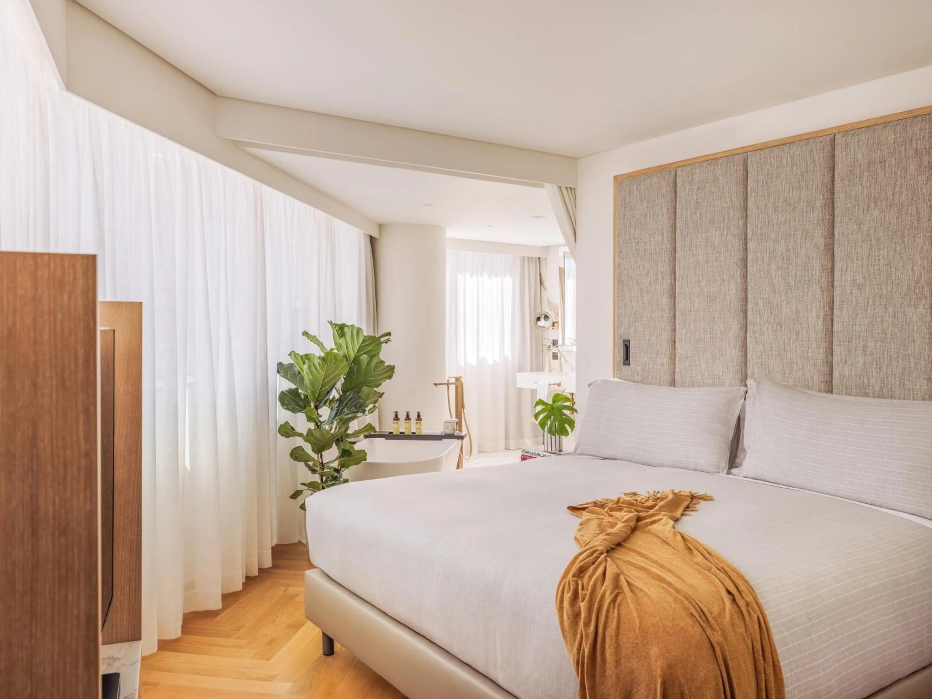 Studio ME+ Junior Suite Marques View in ME Lisbon by Meliá