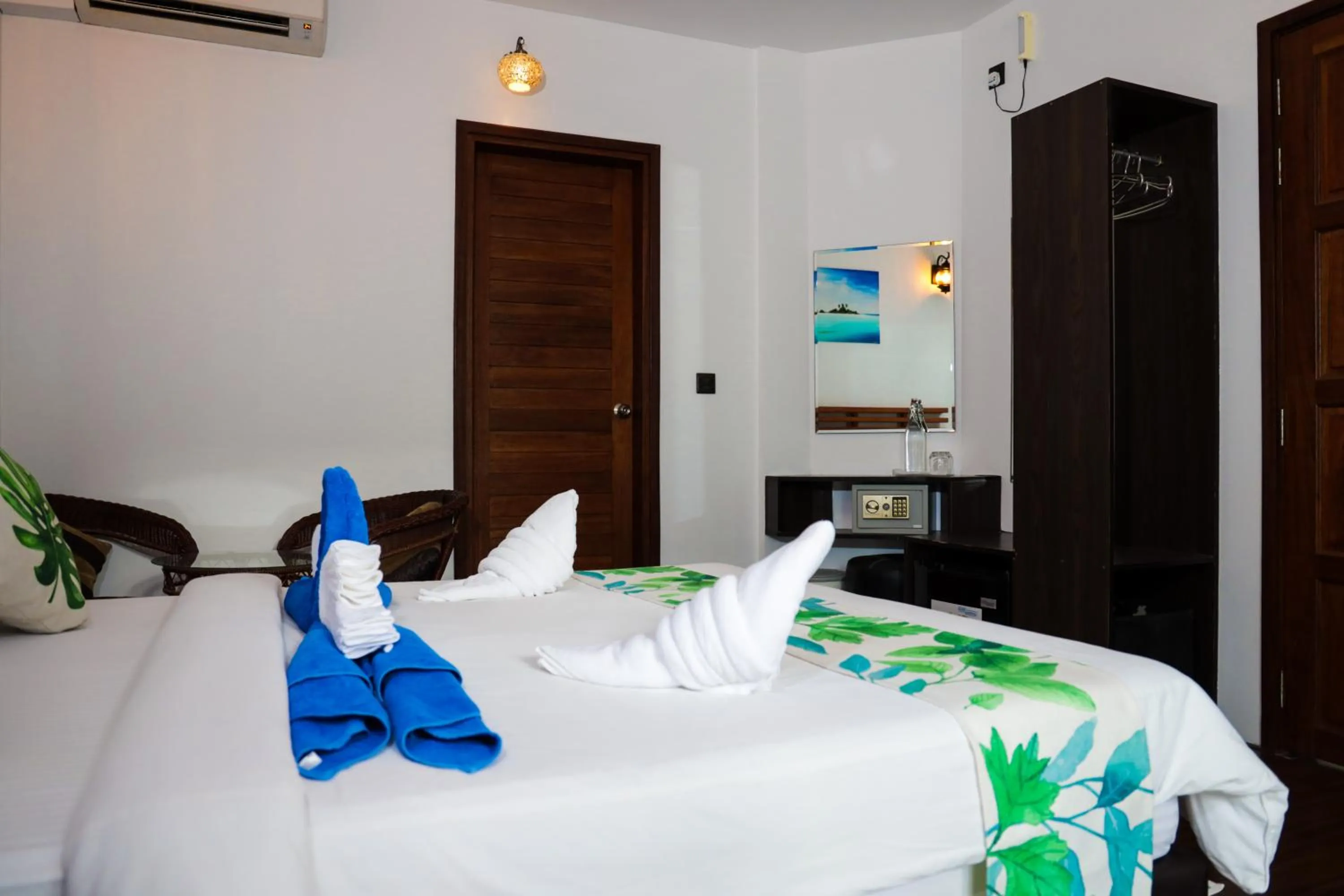 Superior Queen Room - single occupancy in Palm Residence