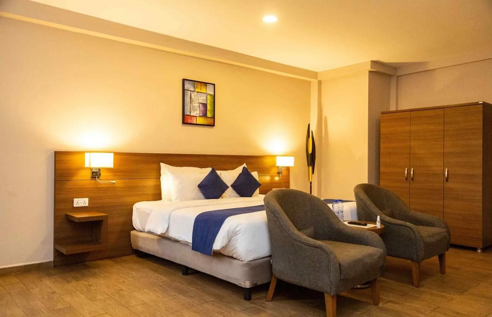 Standard Queen Room - single occupancy in AH Hotel and Conferences