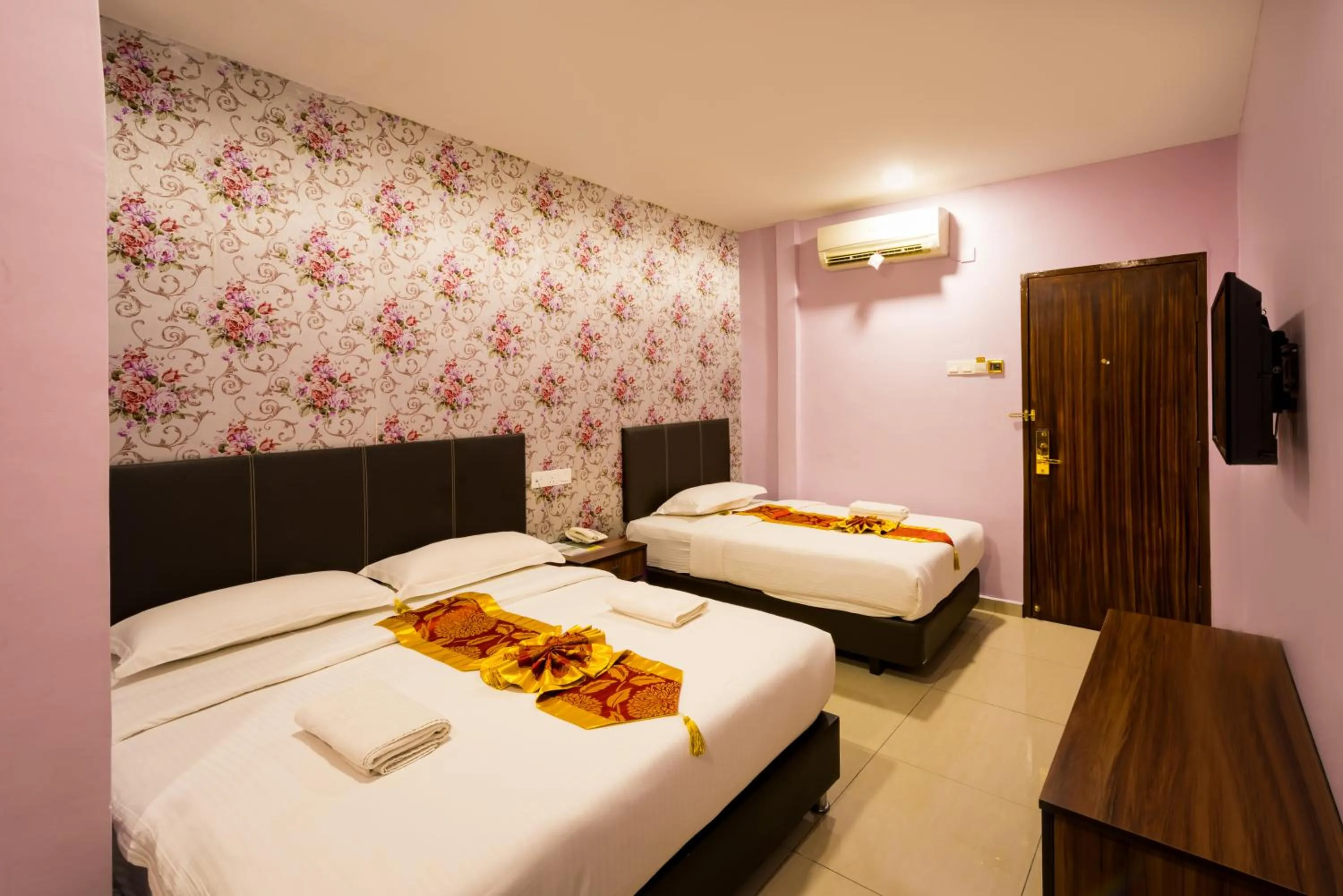 Deluxe Triple Room in AB Inn Hotel