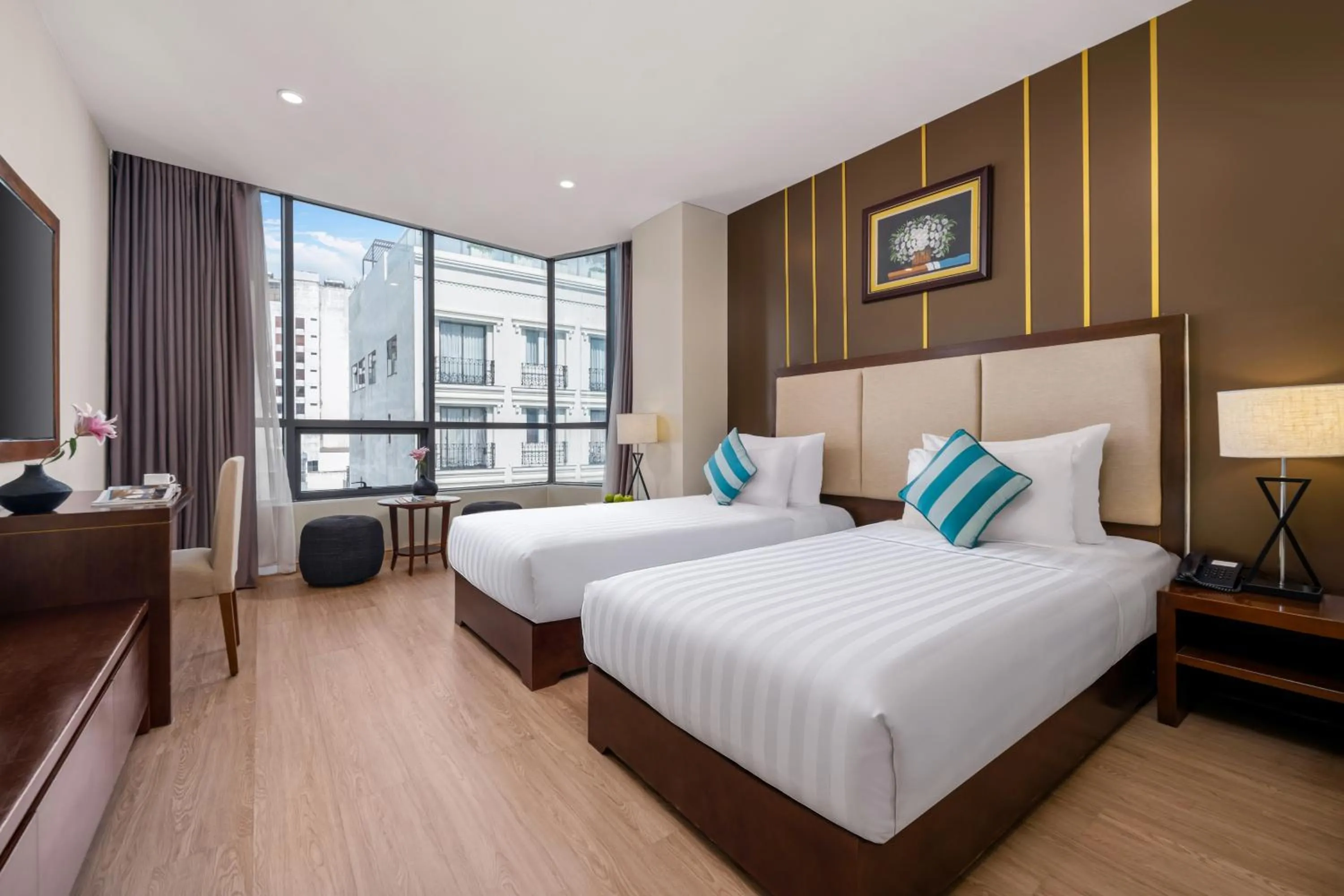 Superior Twin Room with City View in Avatar Danang Hotel