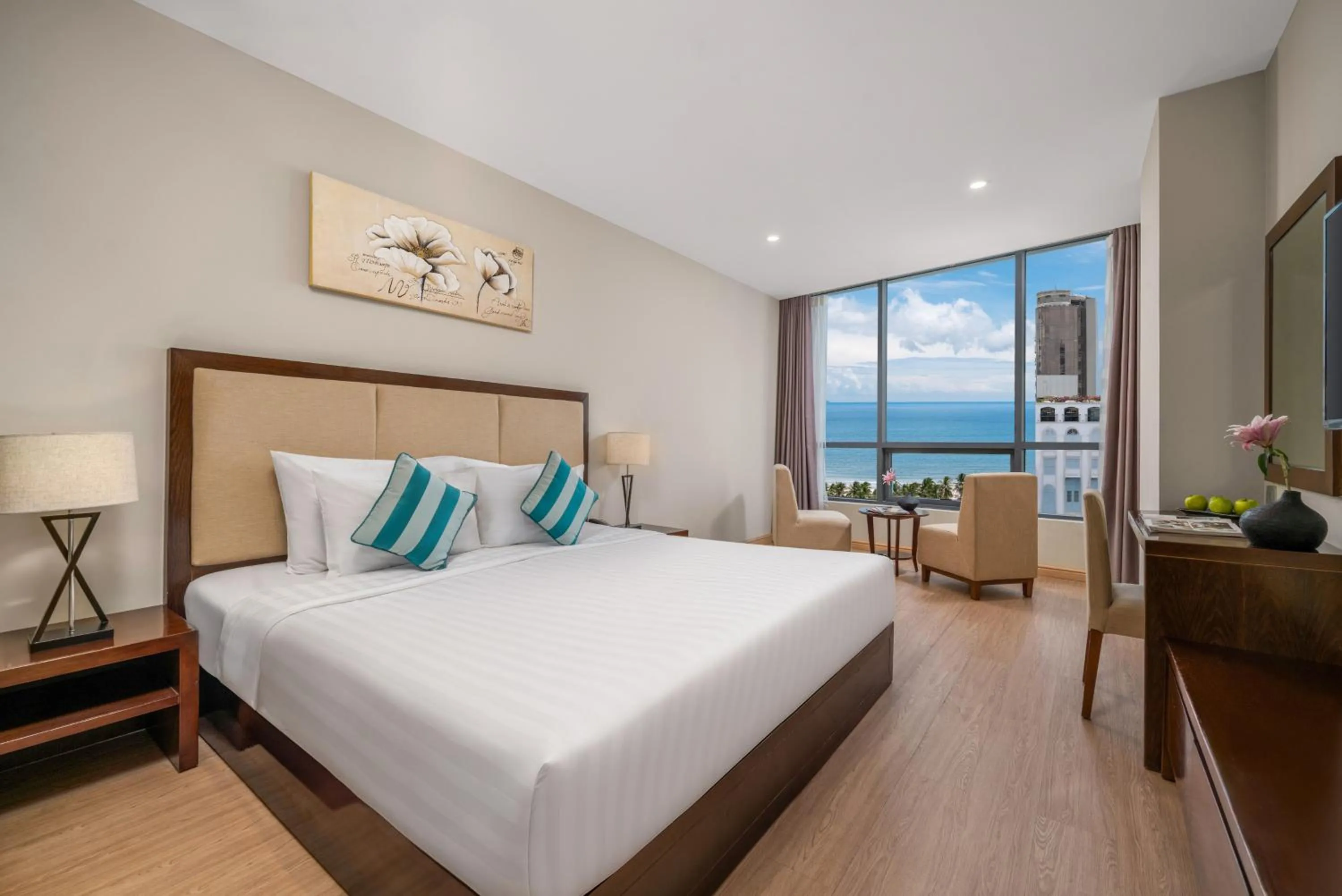 Superior Double Room with Sea View in Avatar Danang Hotel