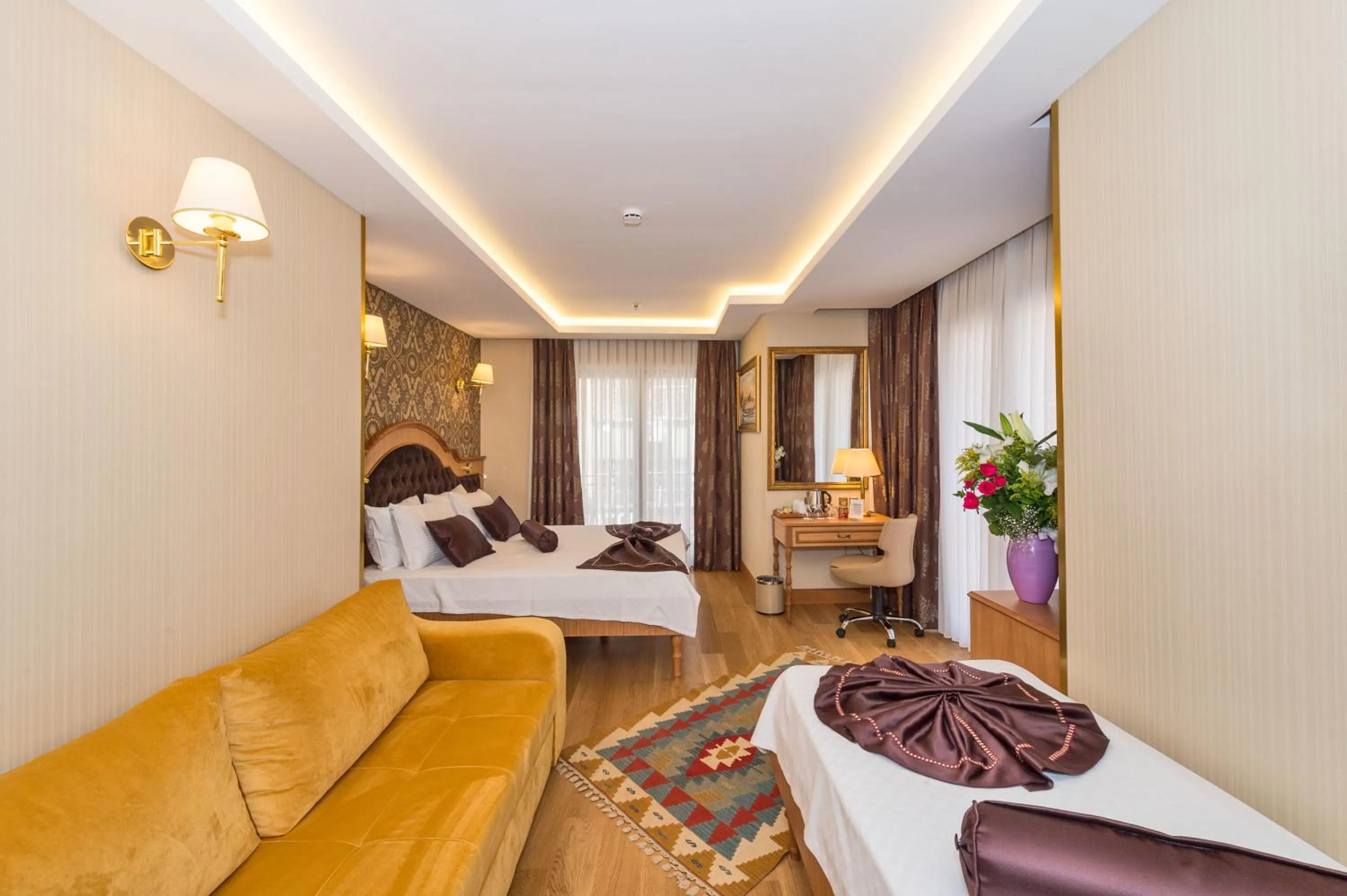 Standard Triple Room in Aprilis Gold Hotel - Special Category