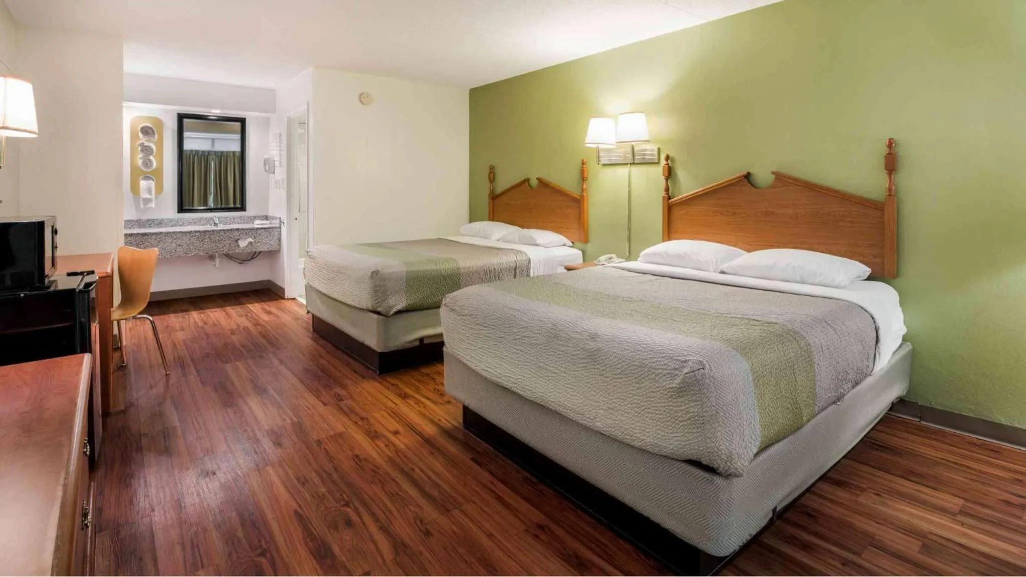 Quadruple Room - Disability Access - Non-Smoking in Motel 6-Pulaski, TN