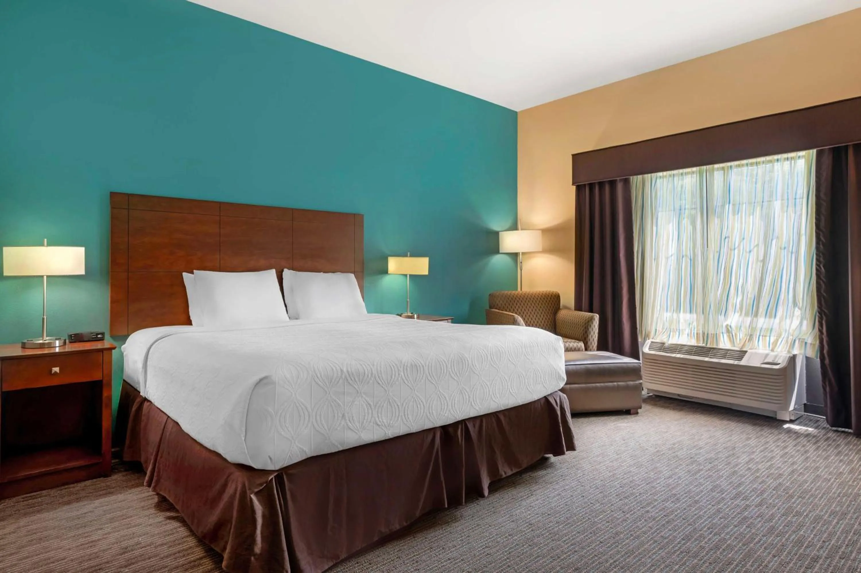 King Suite with Sofa Bed - Non-Smoking in Best Western Plus French Lick