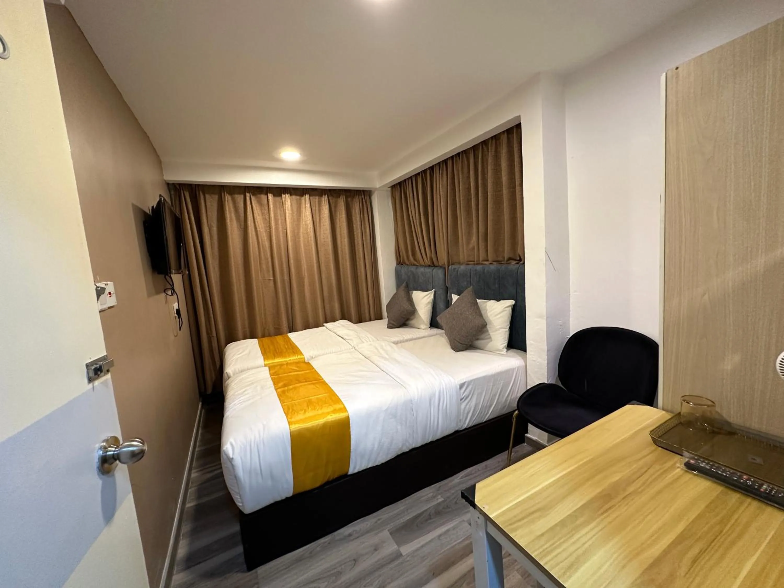 Superior Twin Room in SS Grey Hotel