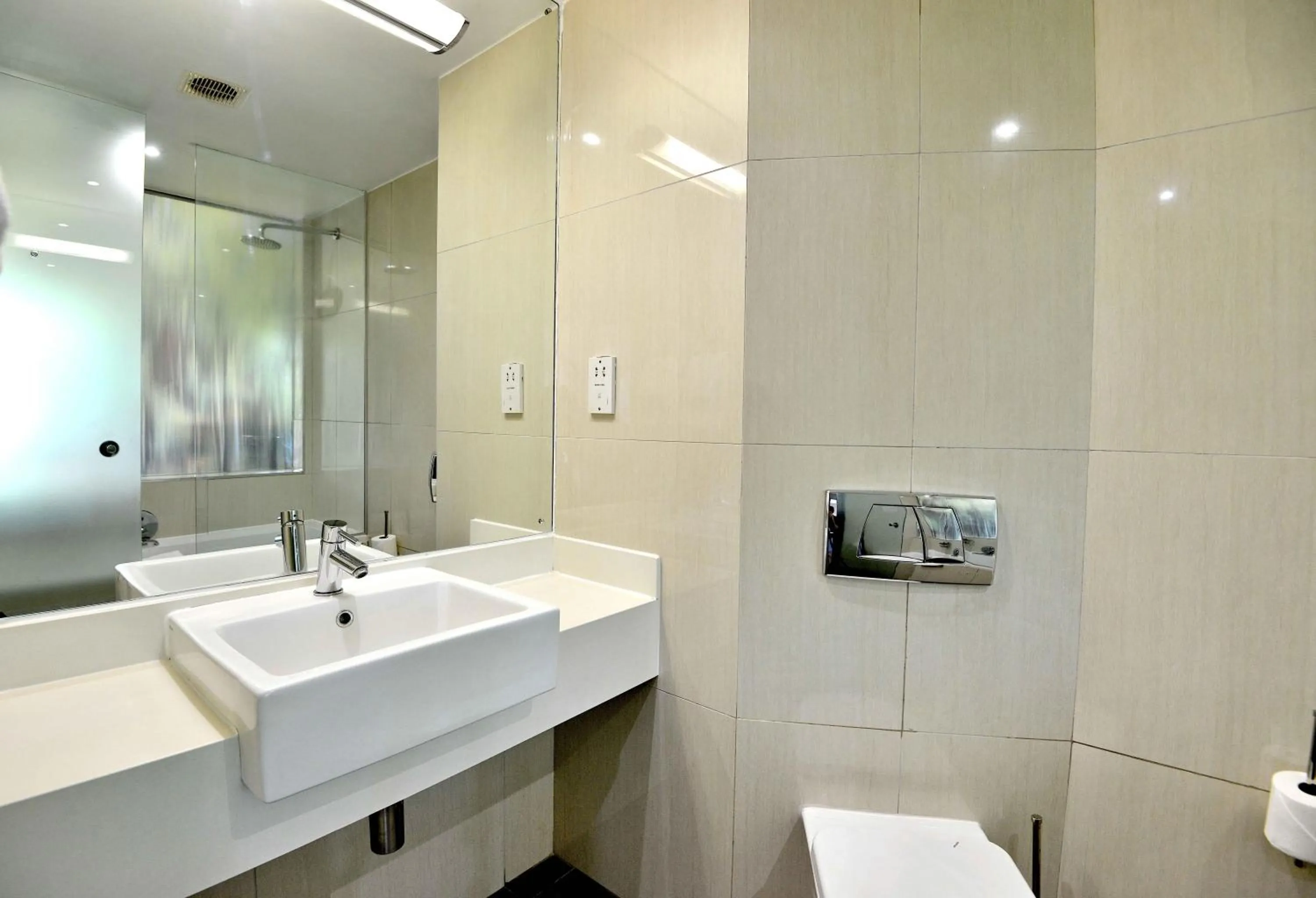 Superior Double Room - single occupancy in Cresta Lodge Harare