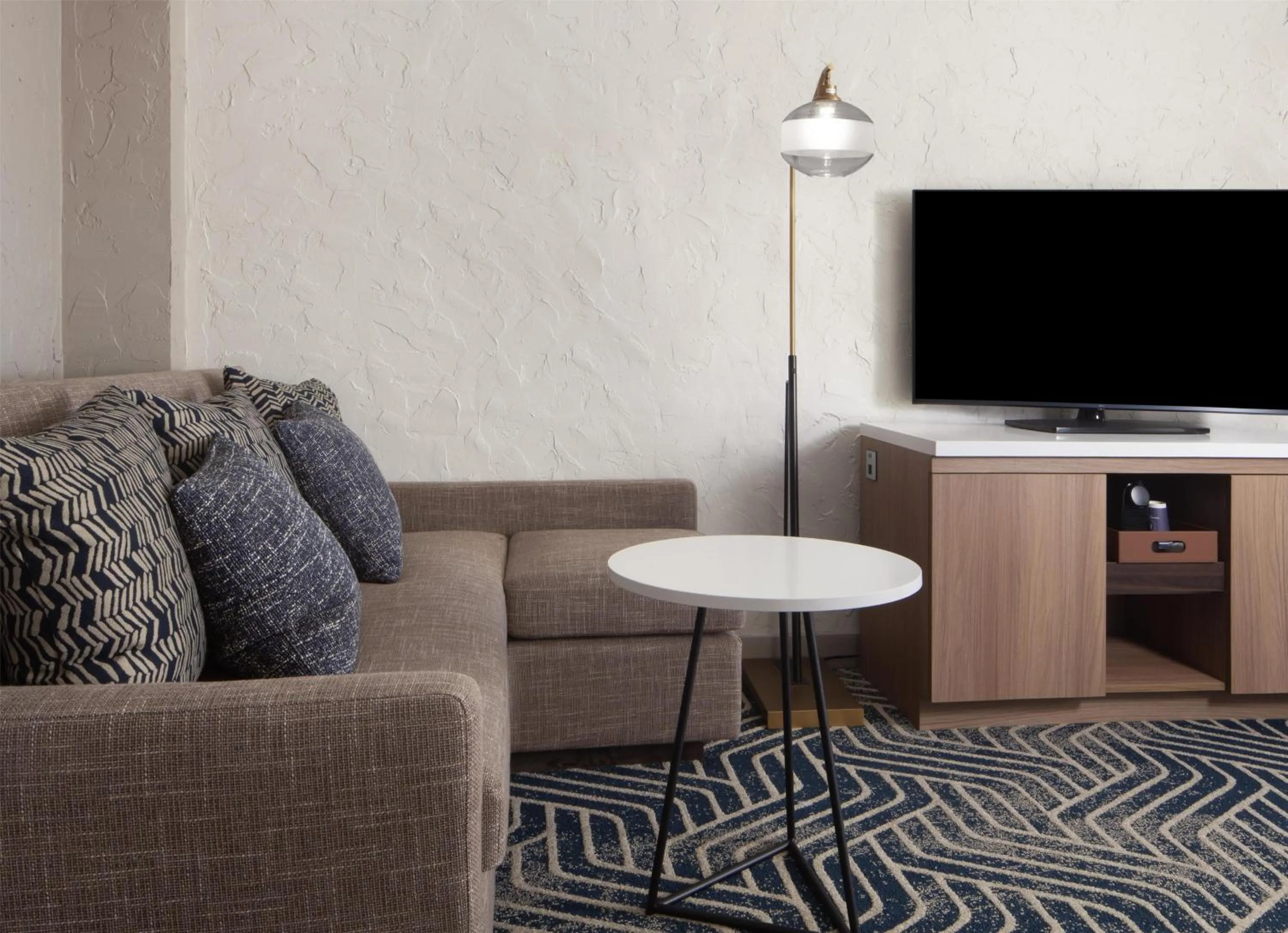 King Studio Suite in Hotel Royer Urbana Champaign, Tapestry Collection by Hilton