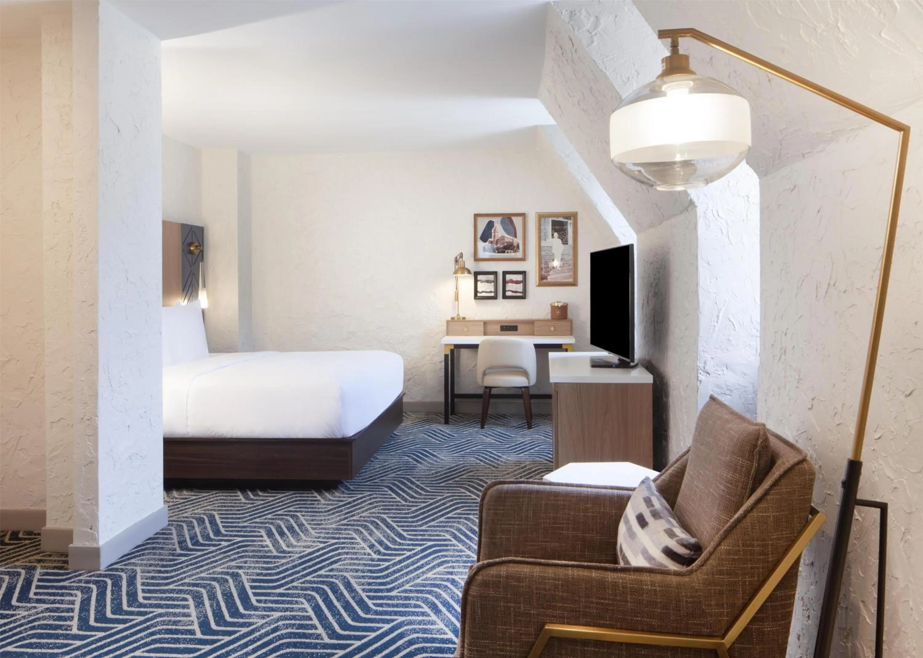 Queen Room in Hotel Royer Urbana Champaign, Tapestry Collection by Hilton