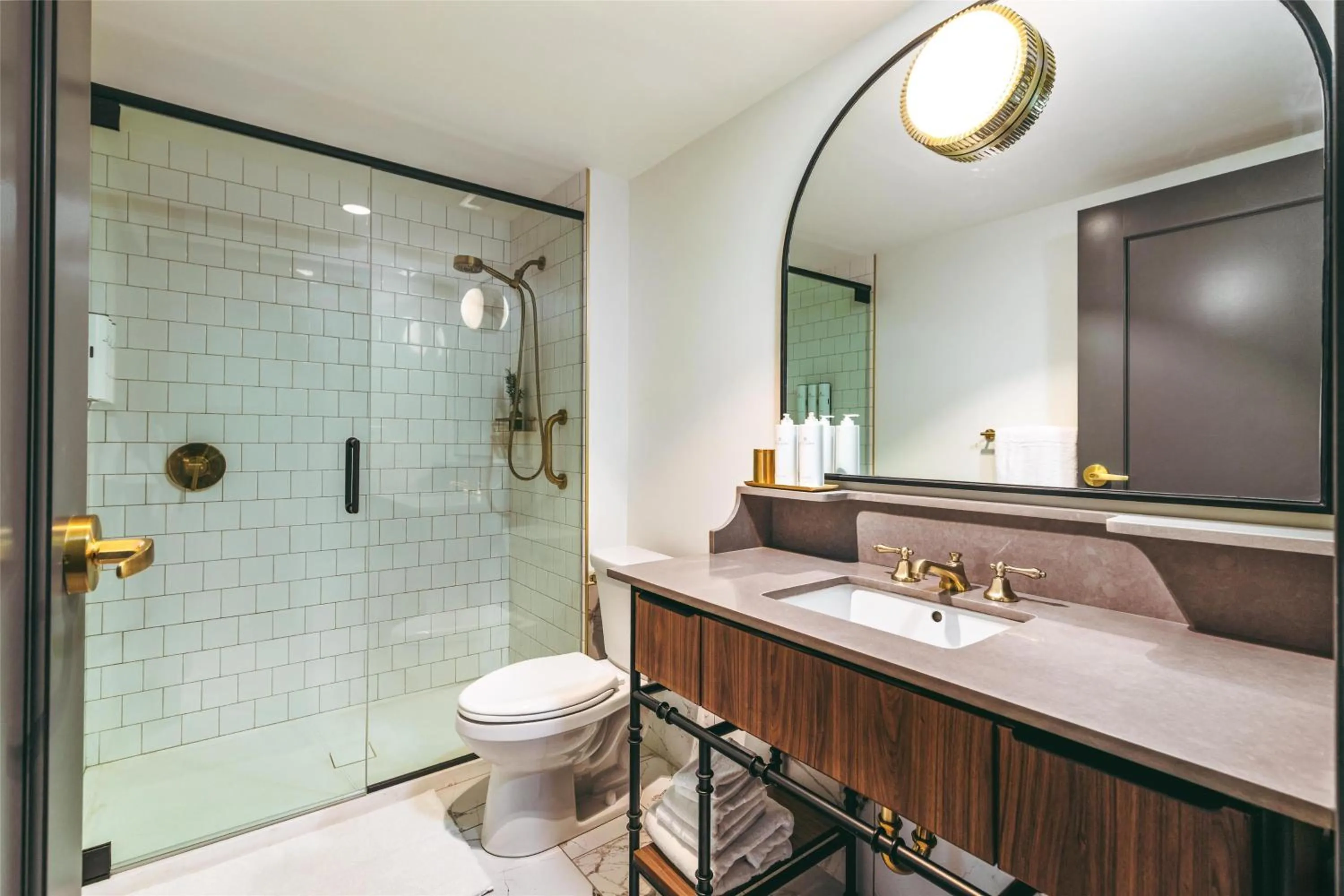 King Room - Hearing Access in The Hotel Monroe, Tapestry Collection By Hilton