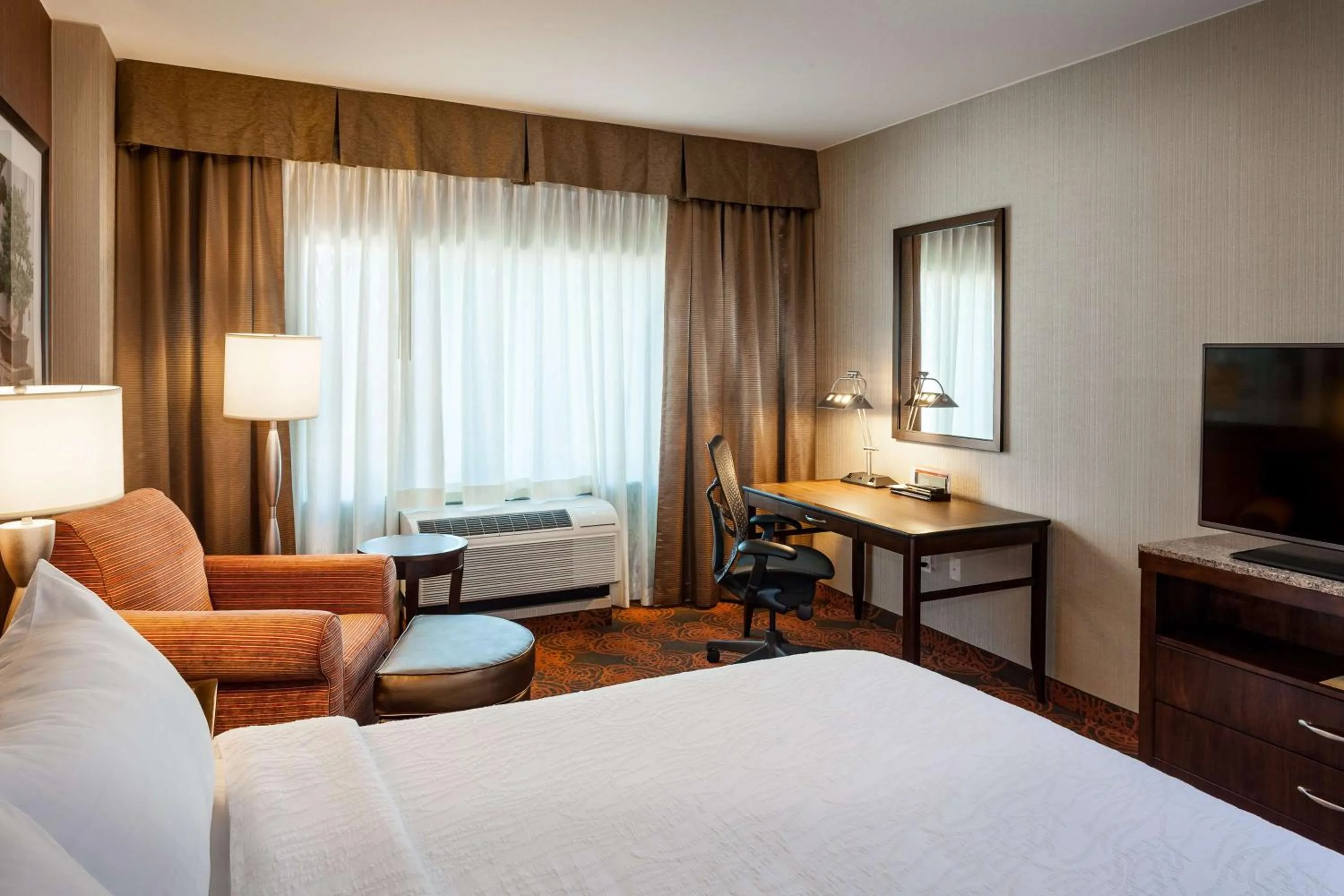 Premium King Room in Hilton Garden Inn Seattle Downtown