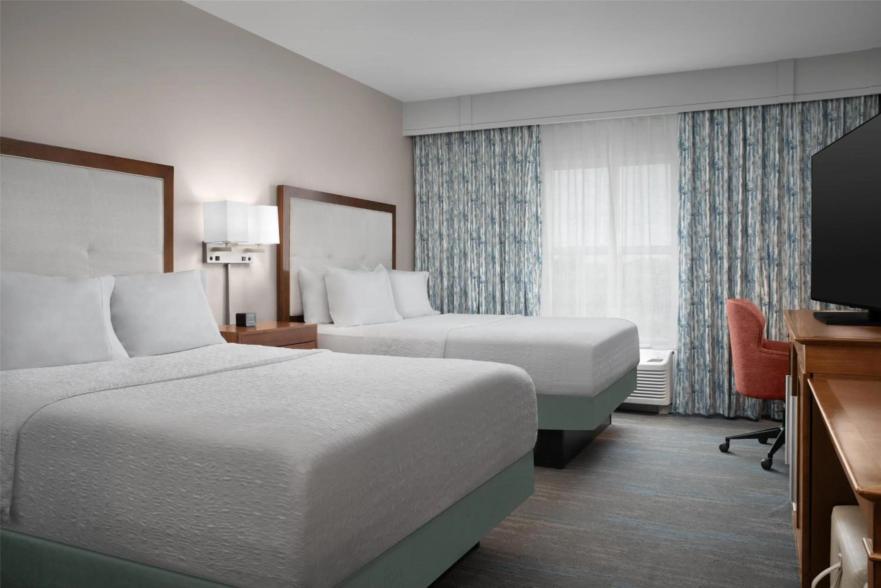 Queen Room with Two Queen Beds in Hampton Inn and Suites by Hilton Vero Beach-Downtown