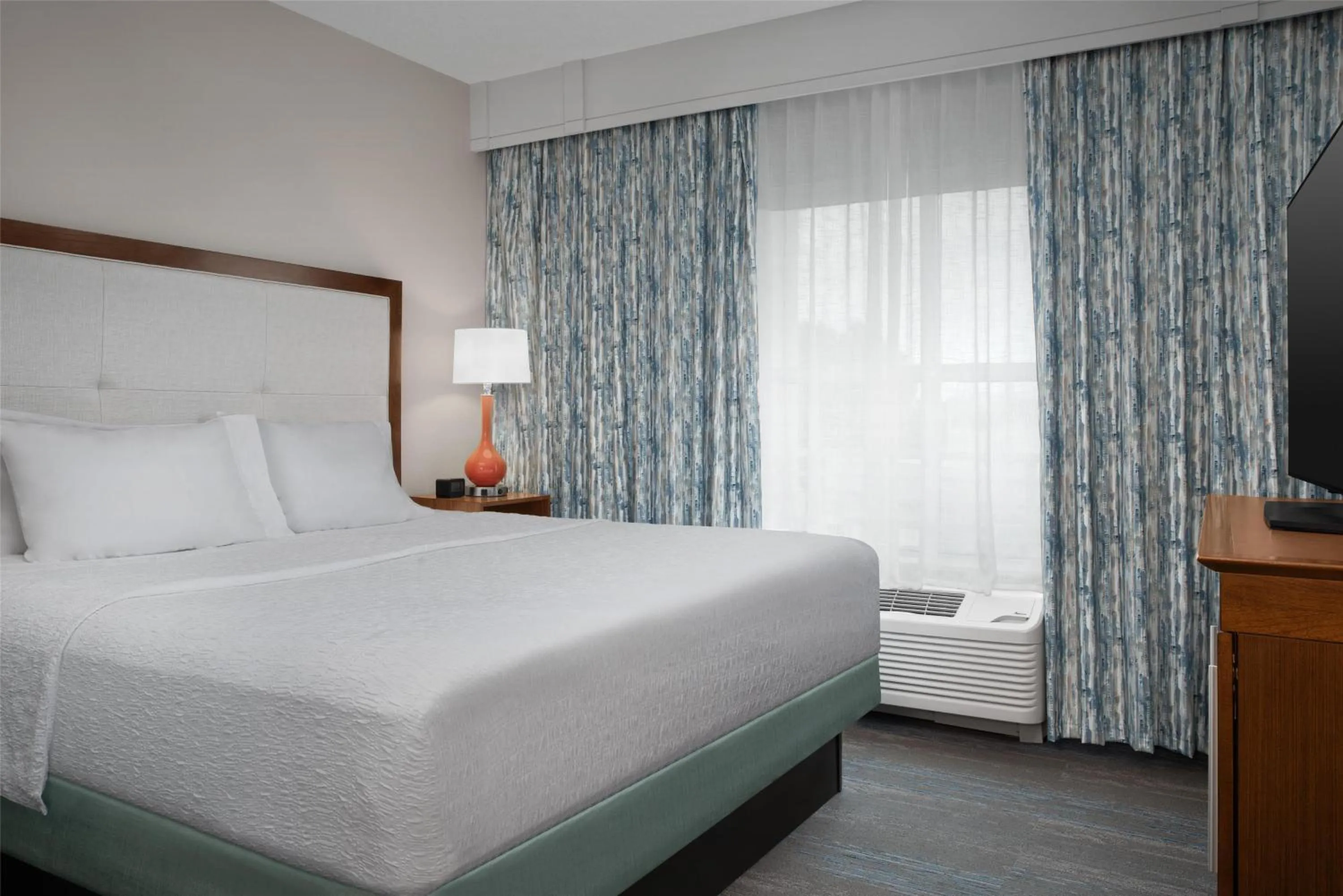 King Suite - Non-Smoking in Hampton Inn and Suites by Hilton Vero Beach-Downtown