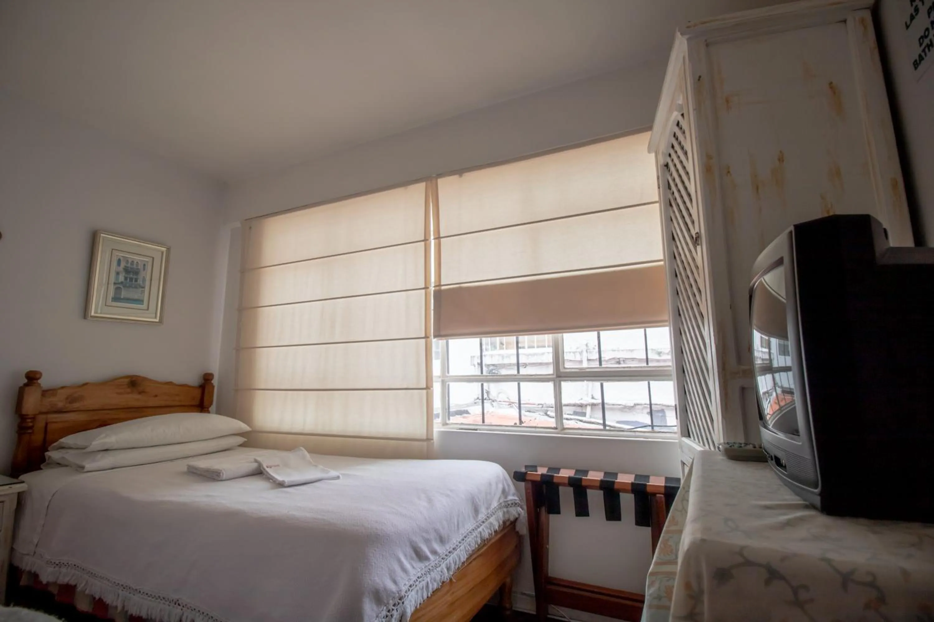 Twin Room - single occupancy in Sakti Hostal B&B