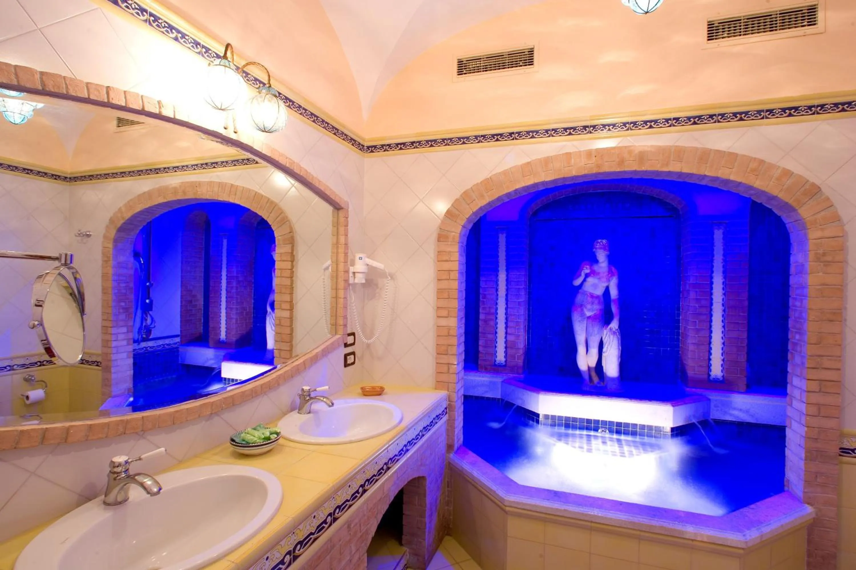 Suite in Hotel La Tonnarella