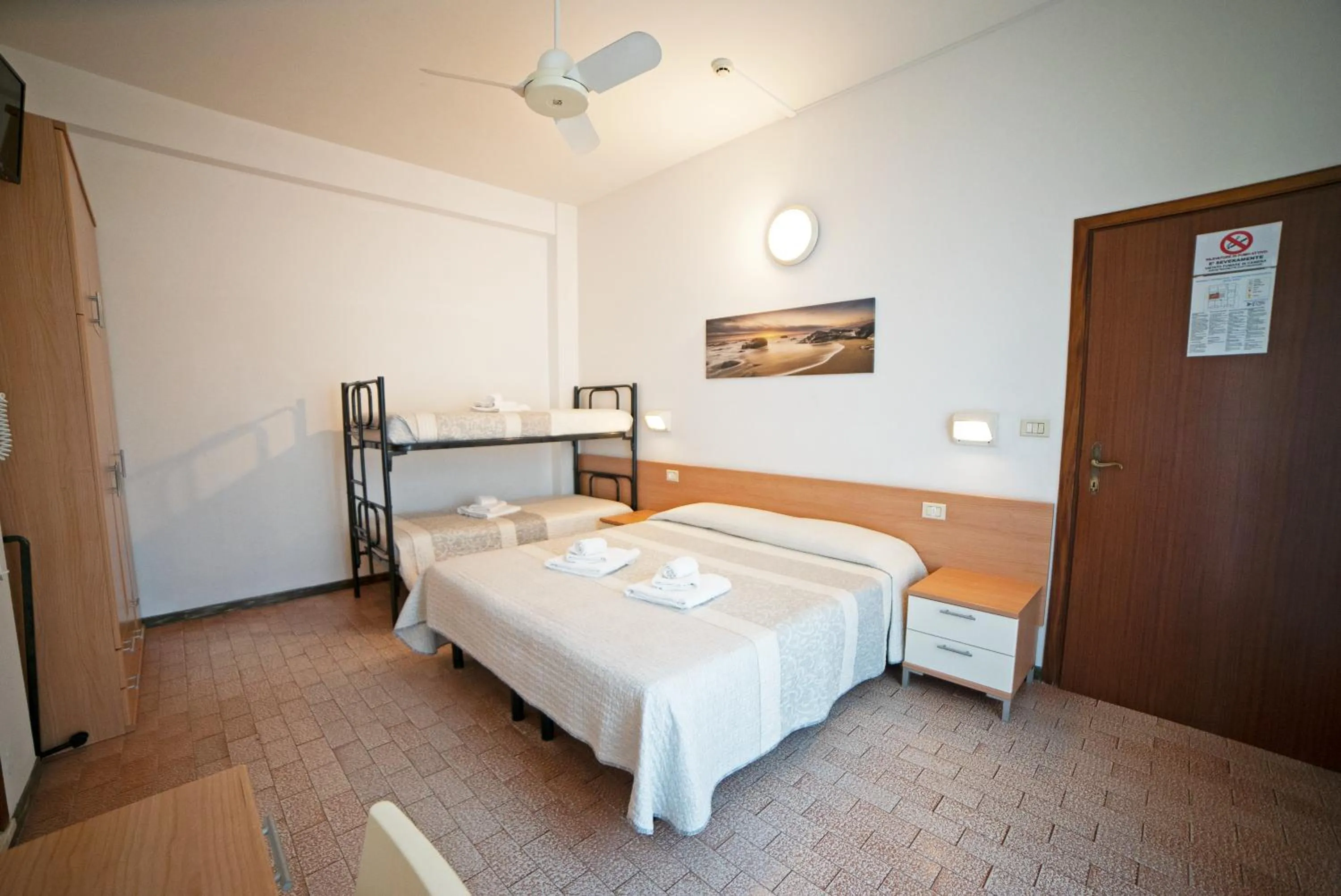 Triple Room with Balcony in Hotel Mara