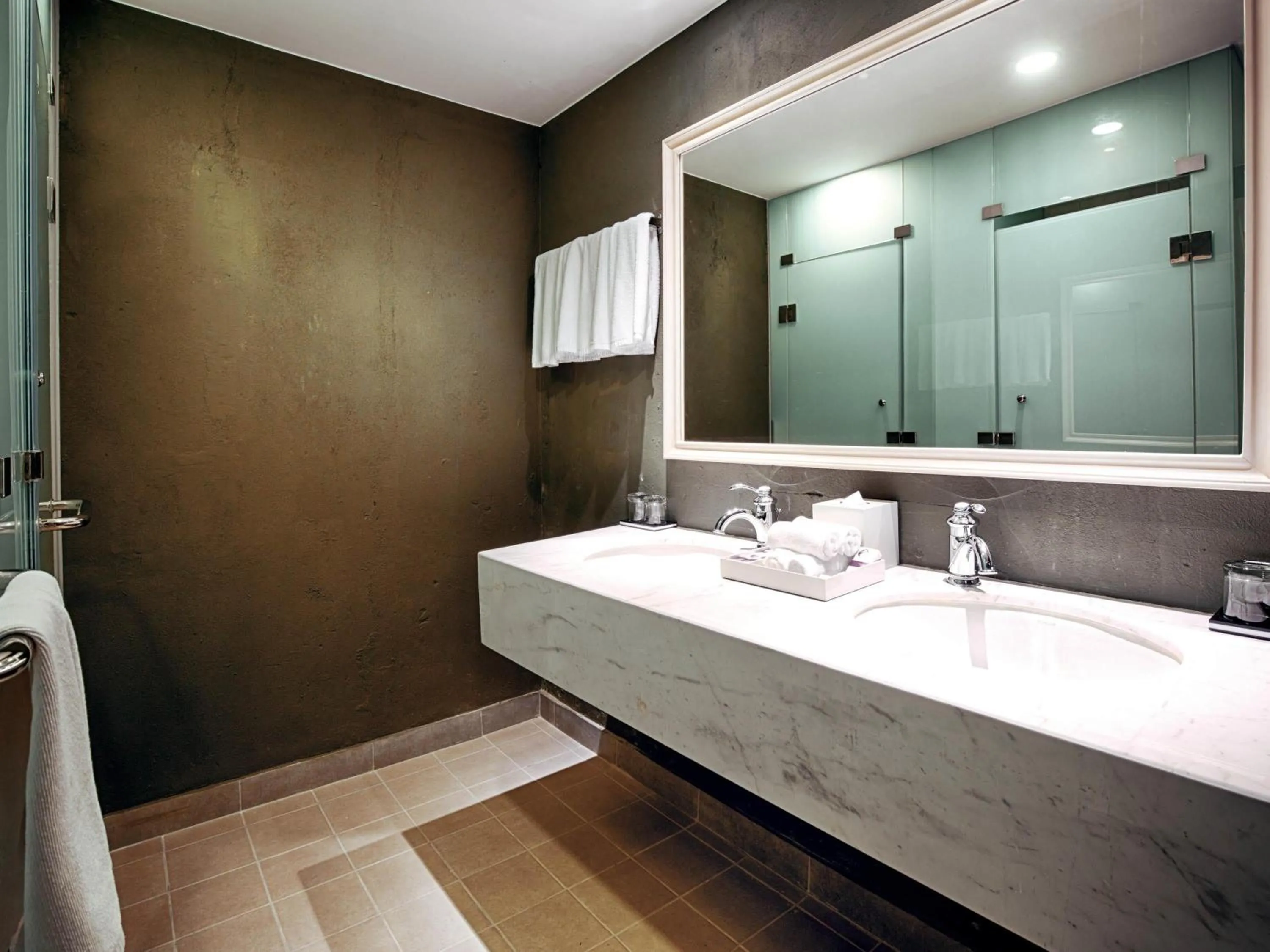 Family Room with Four Bunk Beds in Mercure Danang French Village Bana Hills