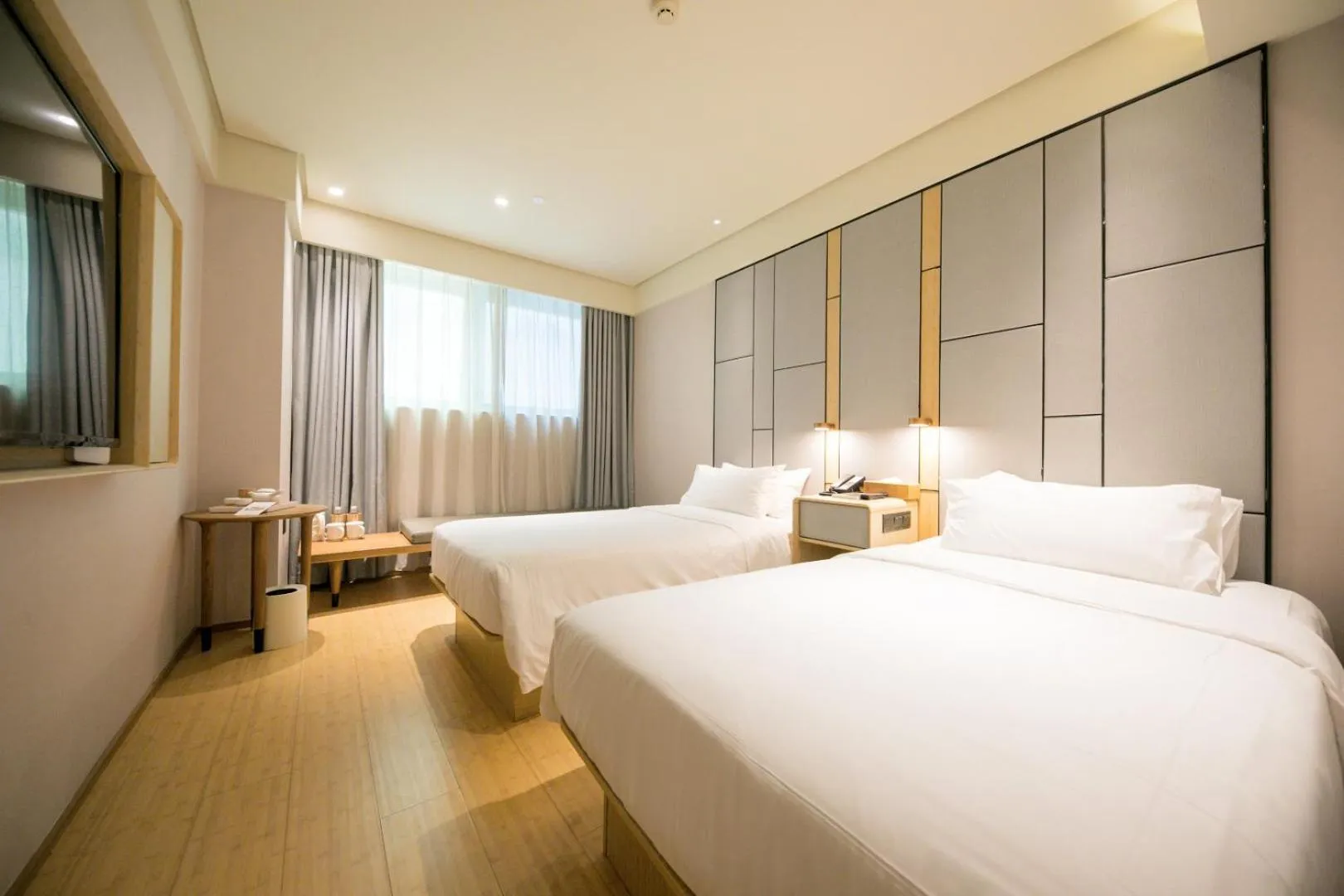 Twin Room in Ji Hotel Shanghai The Bund Shandong Middle Road