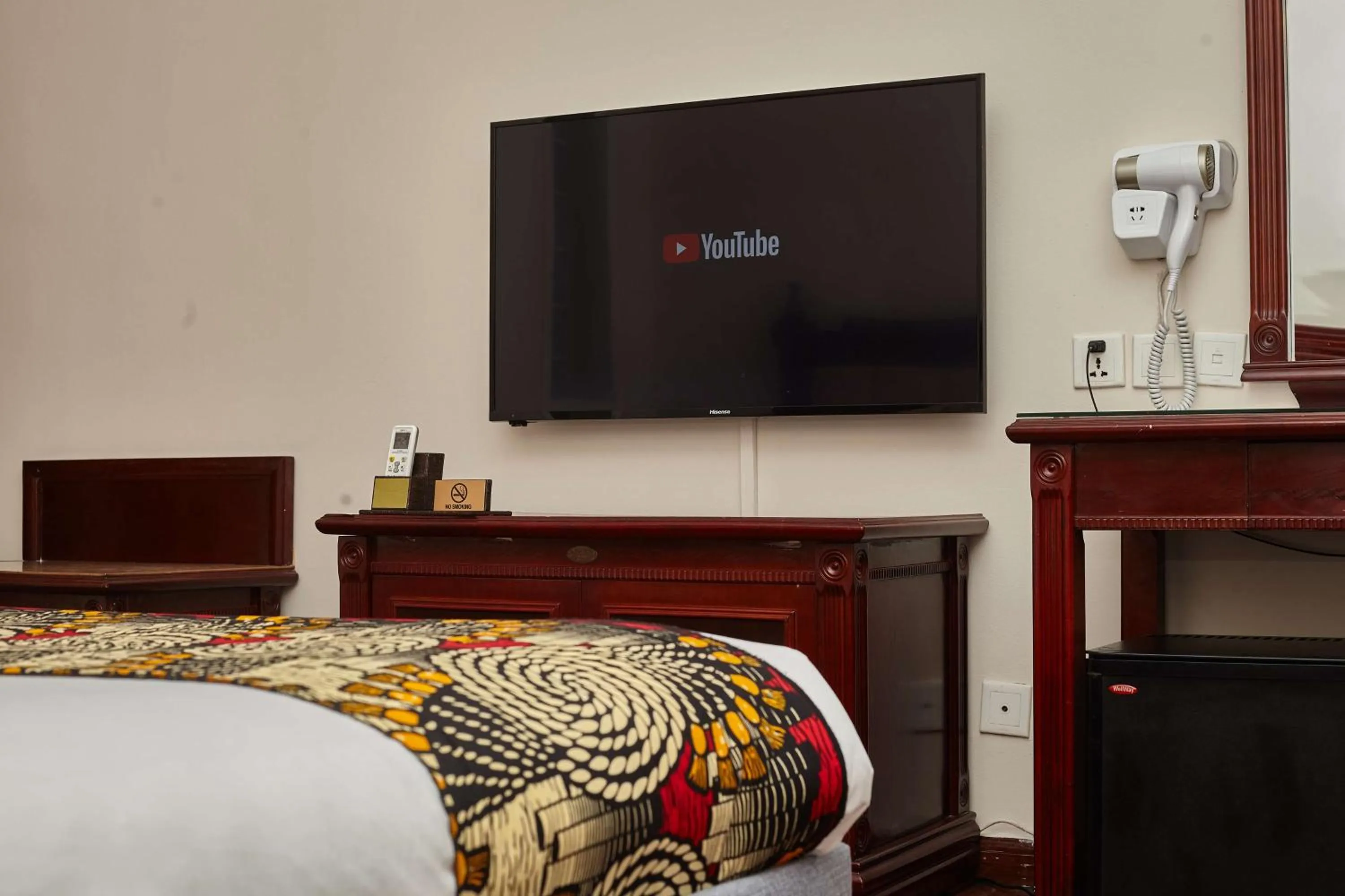 Standard King Room - Non-Smoking  in Best Western Plus Paramount Hotel