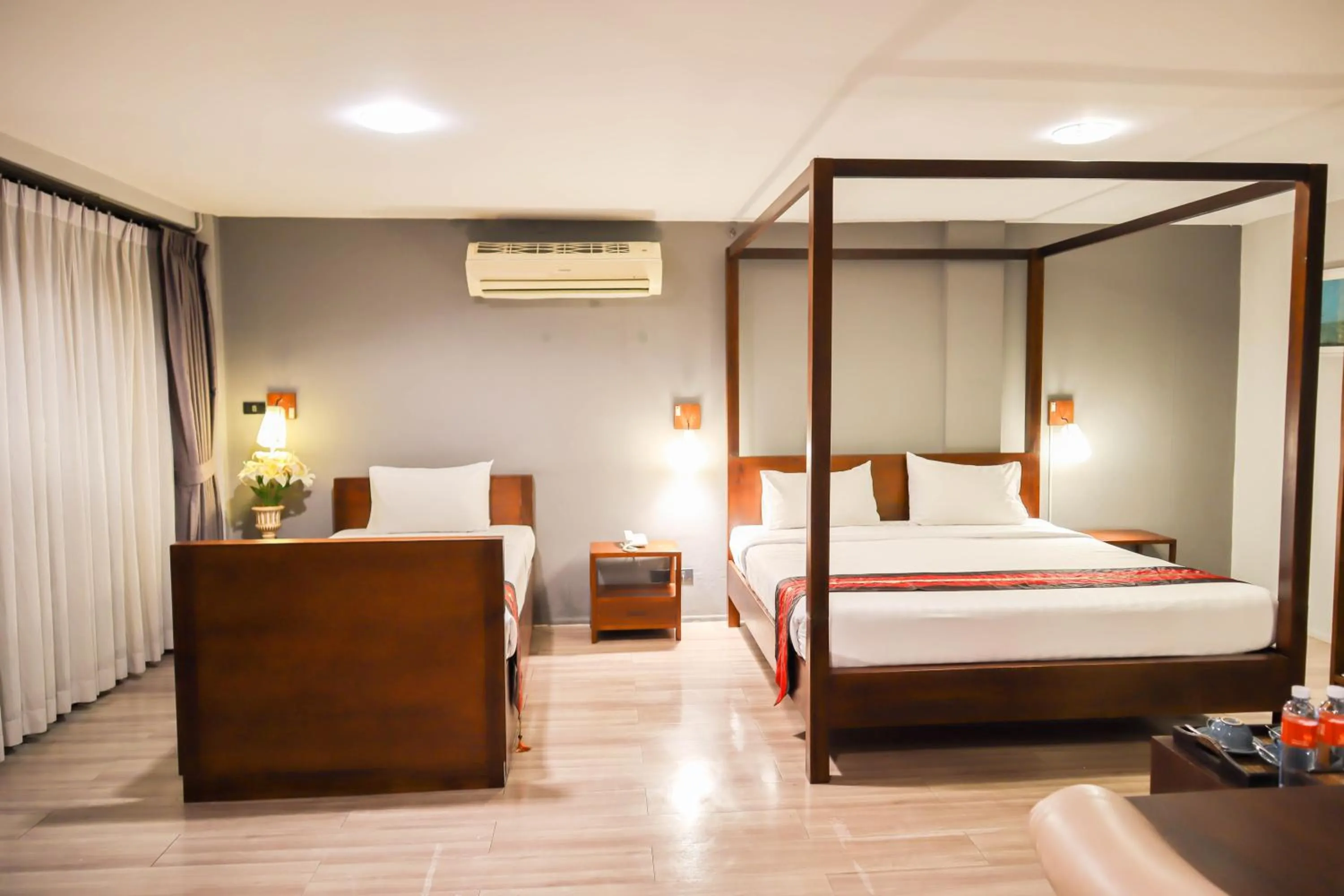 Family Room in Big Tree Old Town Hotel