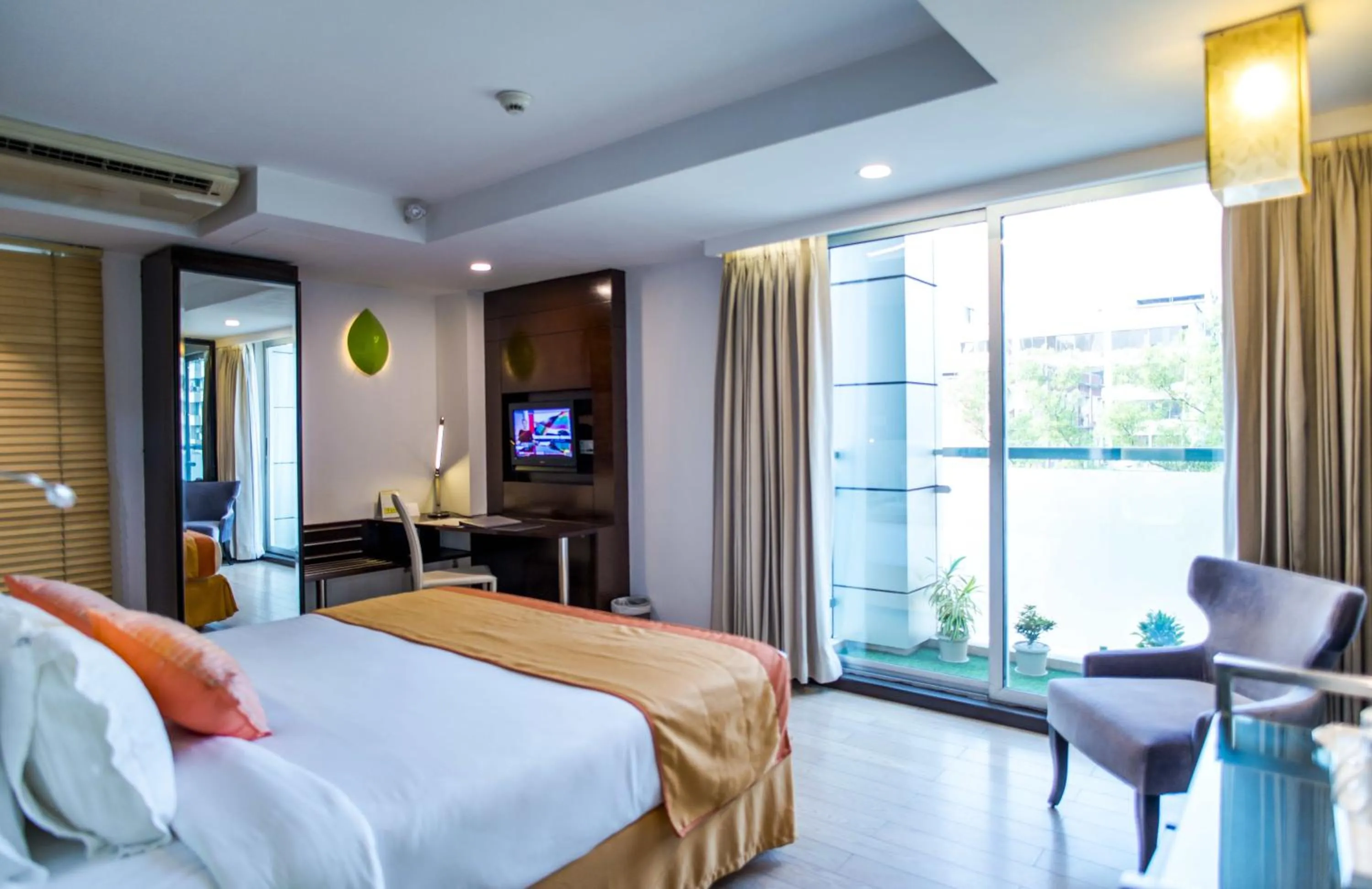 Deluxe Double Room with Balcony in Platinum Residence
