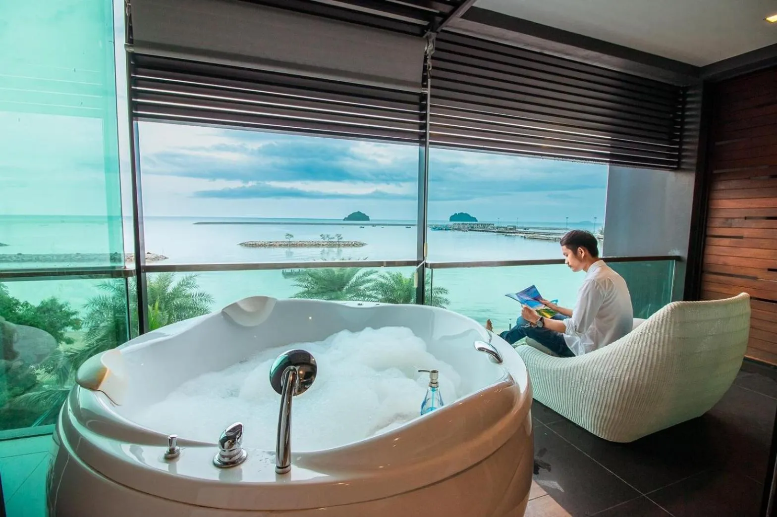 Deluxe Double Room with Sea View in @T Boutique Hotel