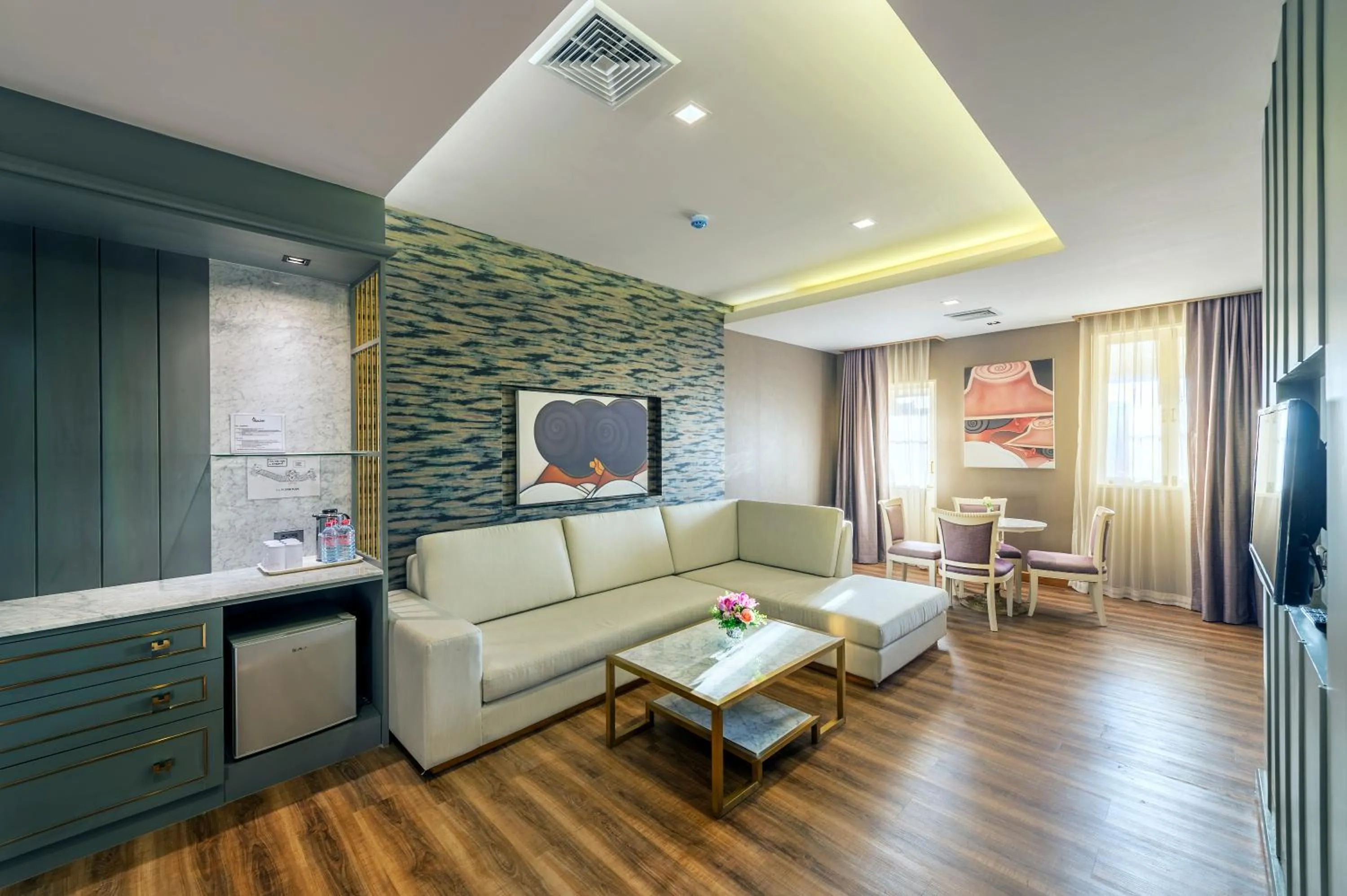 Two-Bedroom Suite in Royal Rattanakosin Hotel - Near Grand Palace & Khaosan Road