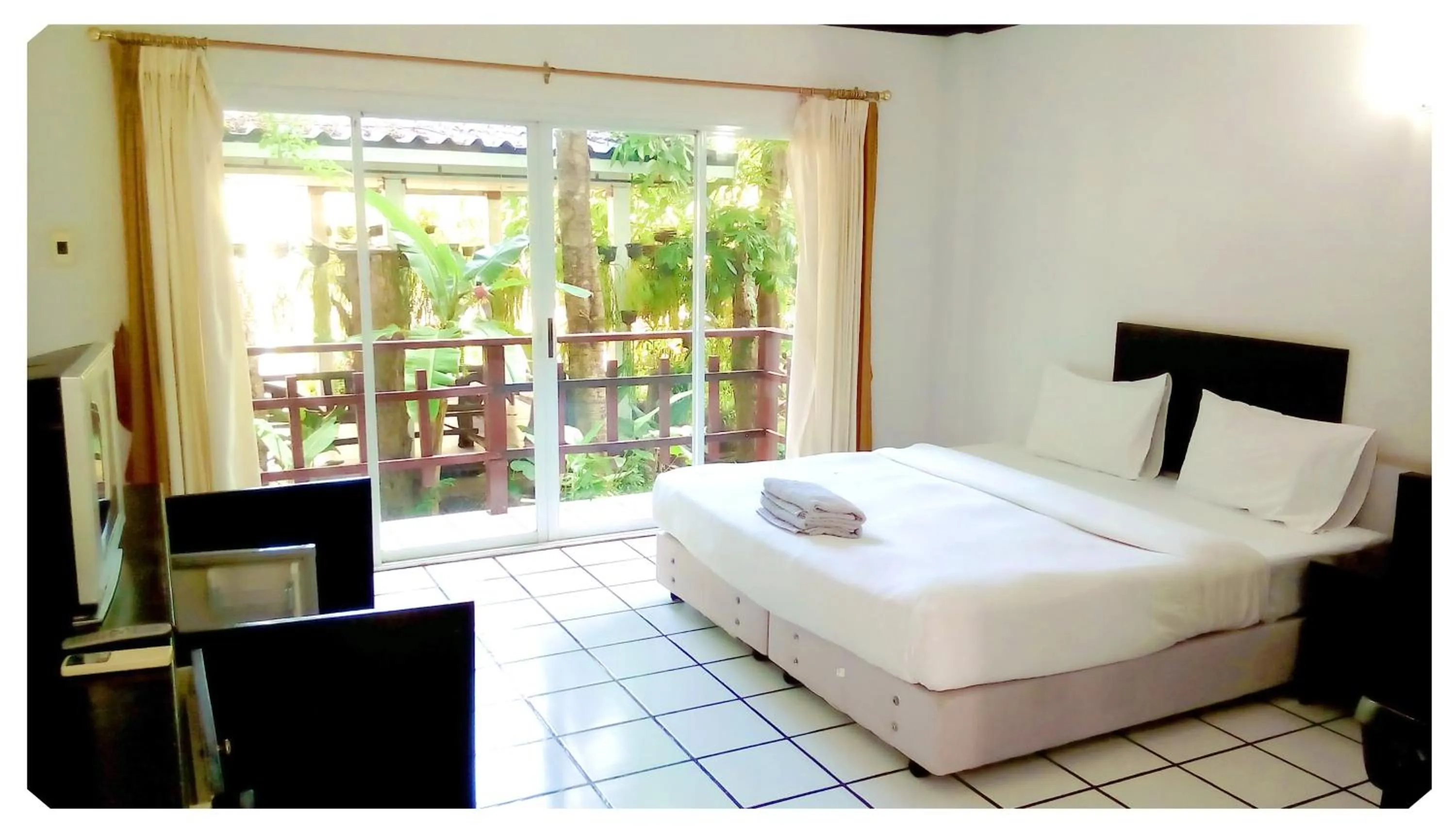 Standard Double Room in Thong Paeka Hotel