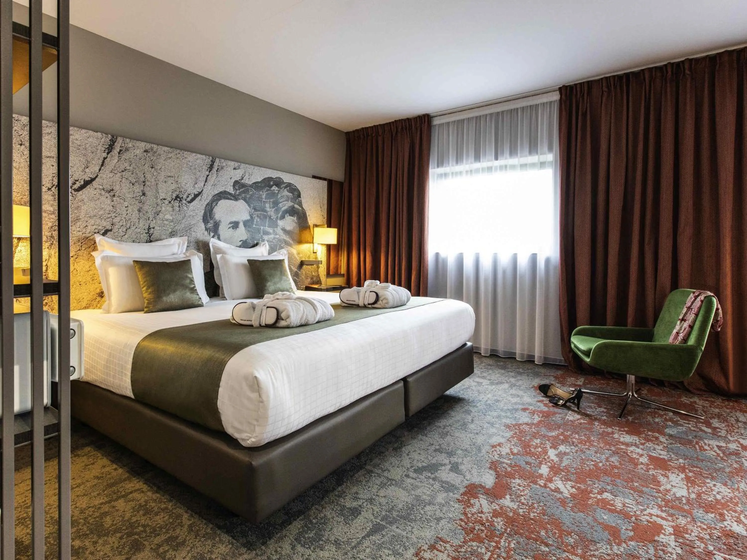 Suite with Double Bed and Sofa Bed in Mercure Belfort Centre