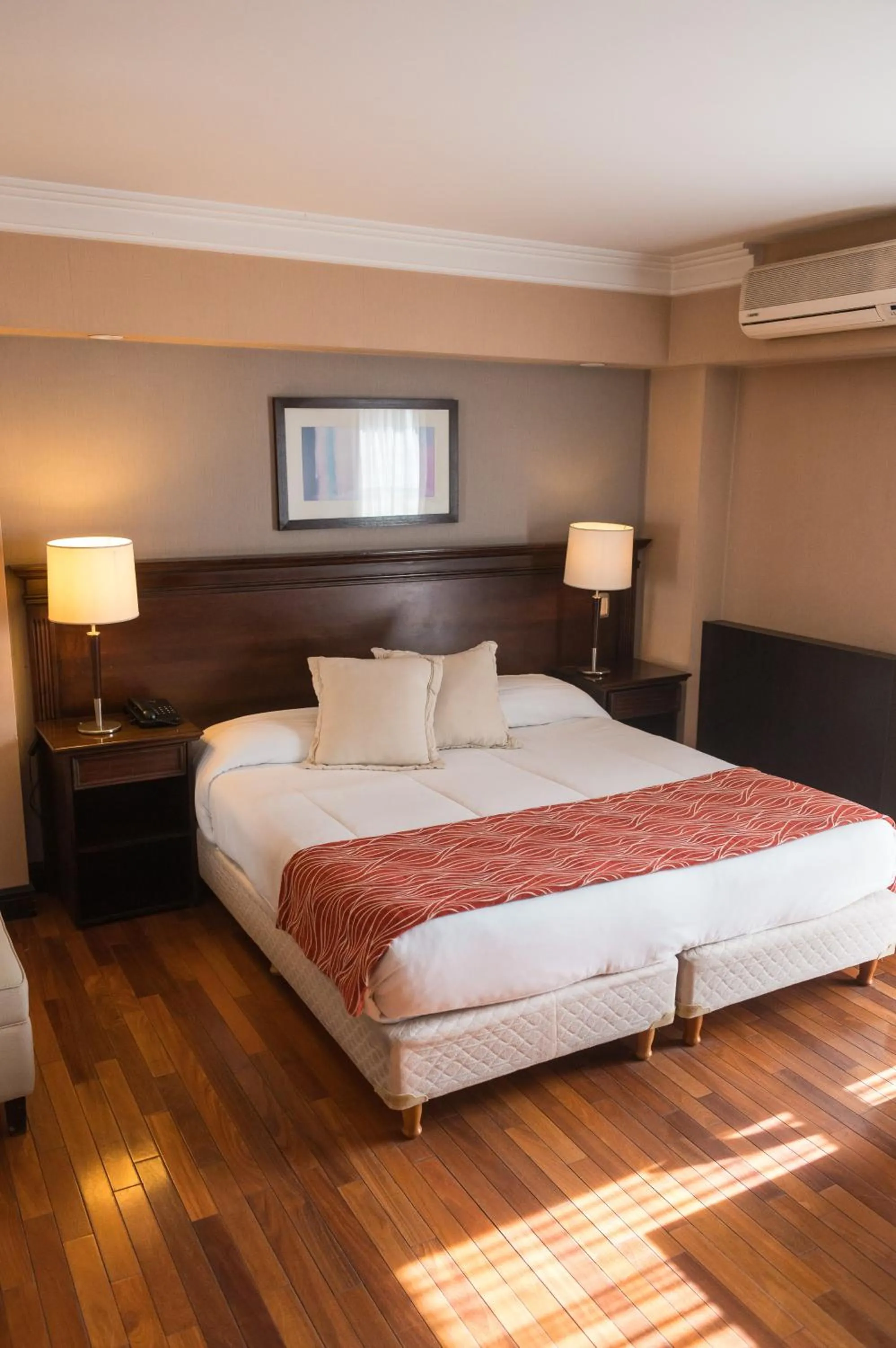 Standard Studio - single occupancy in Premium Tower Suites Mendoza