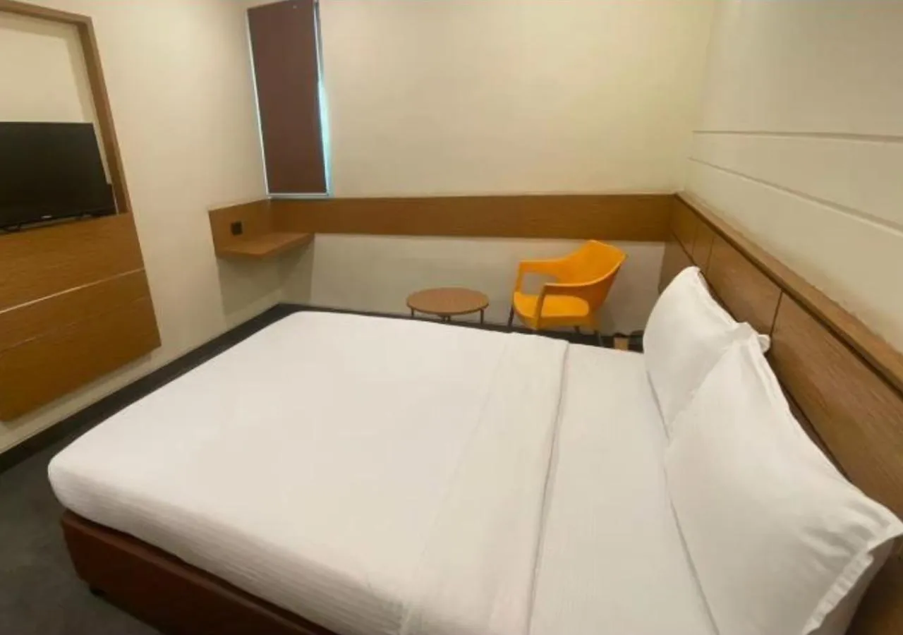 Deluxe Room in Max Hotels Prayagraj