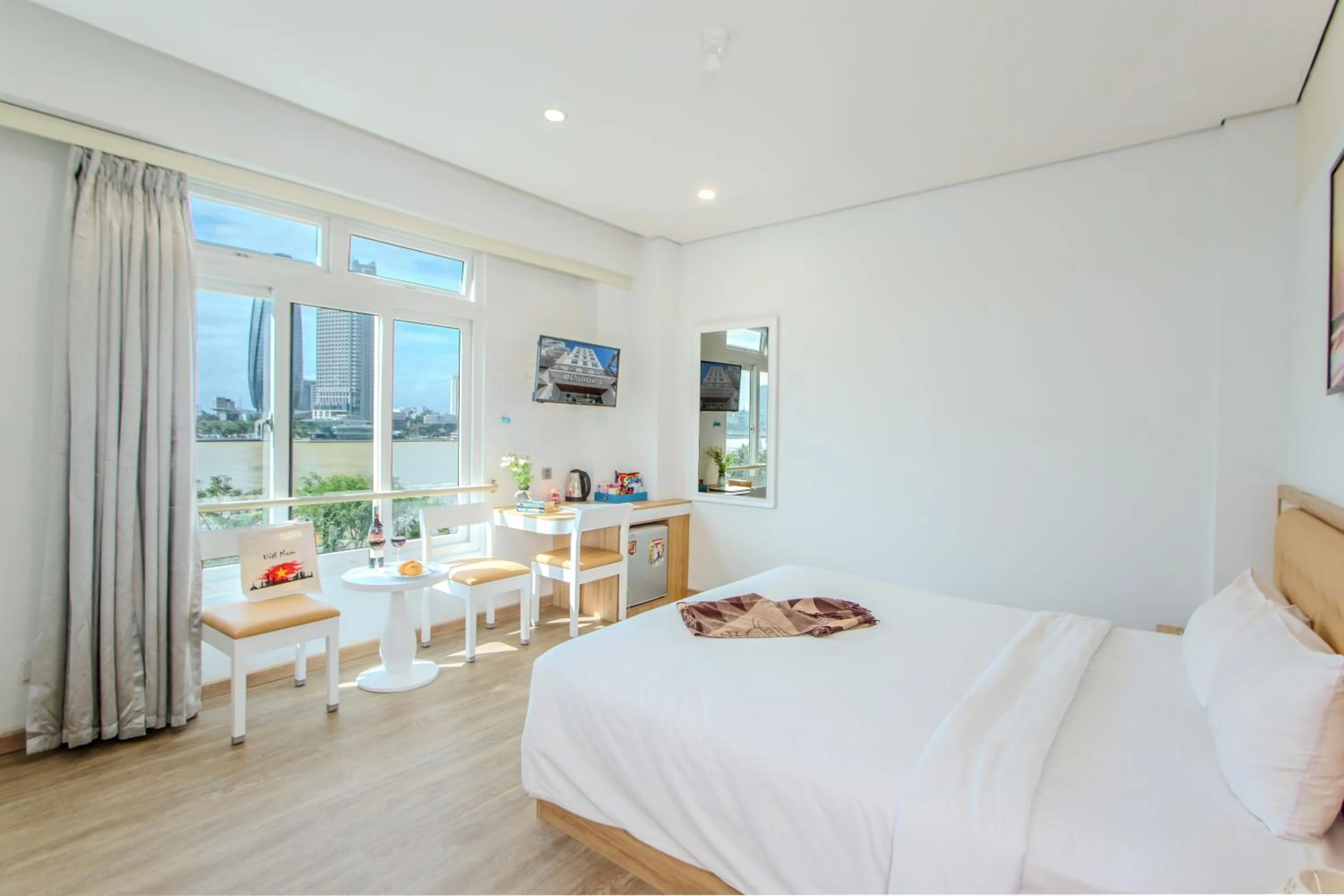 Premier Room with River View in Palmier Hotel - Art House Da Nang