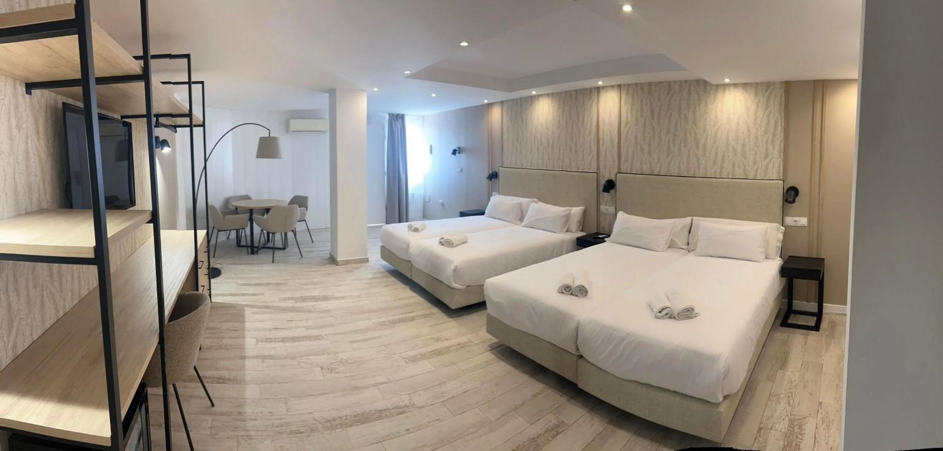 Superior Family Room with Free Airport Shuttle in Hotel Zen Airport