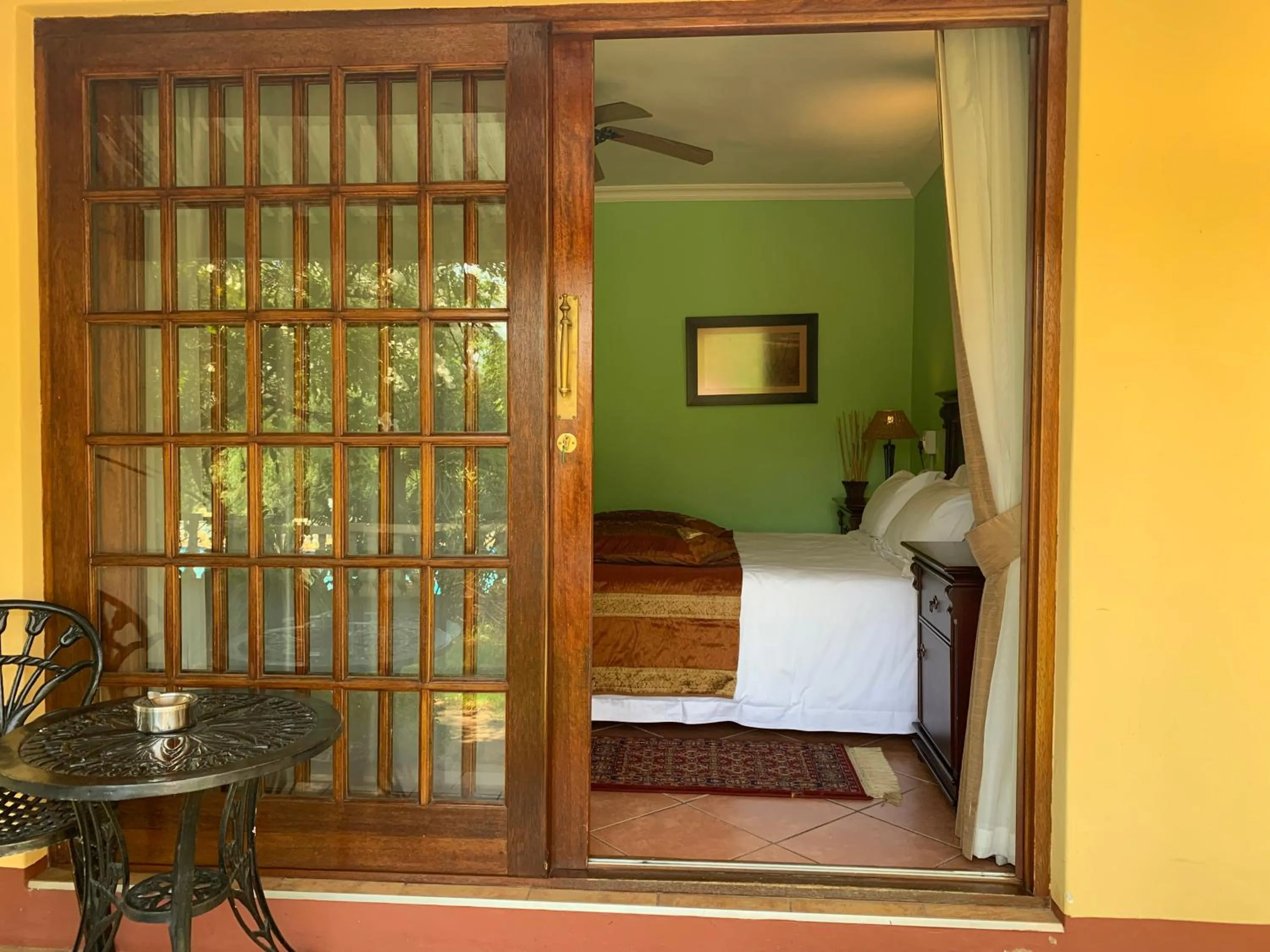 Queen Studio - single occupancy in Casta Diva Boutique Hotel