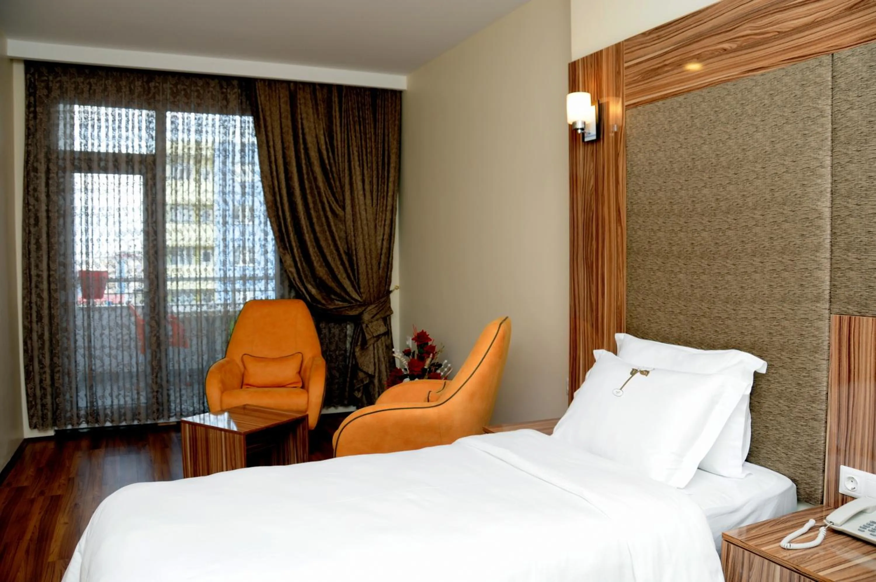 Twin Room with View in Tehran Boutique Hotel