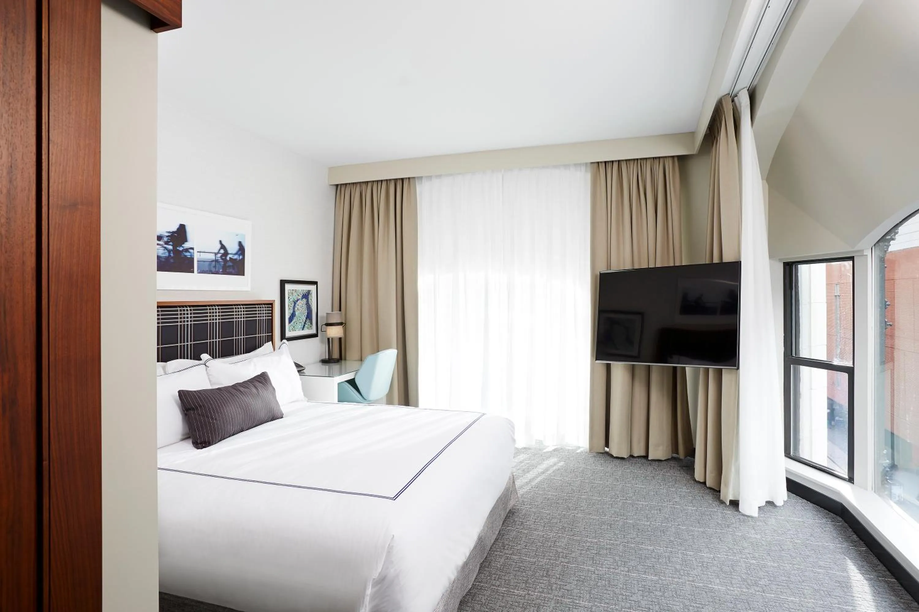 Executive Corner King Room in The Godfrey Hotel Boston