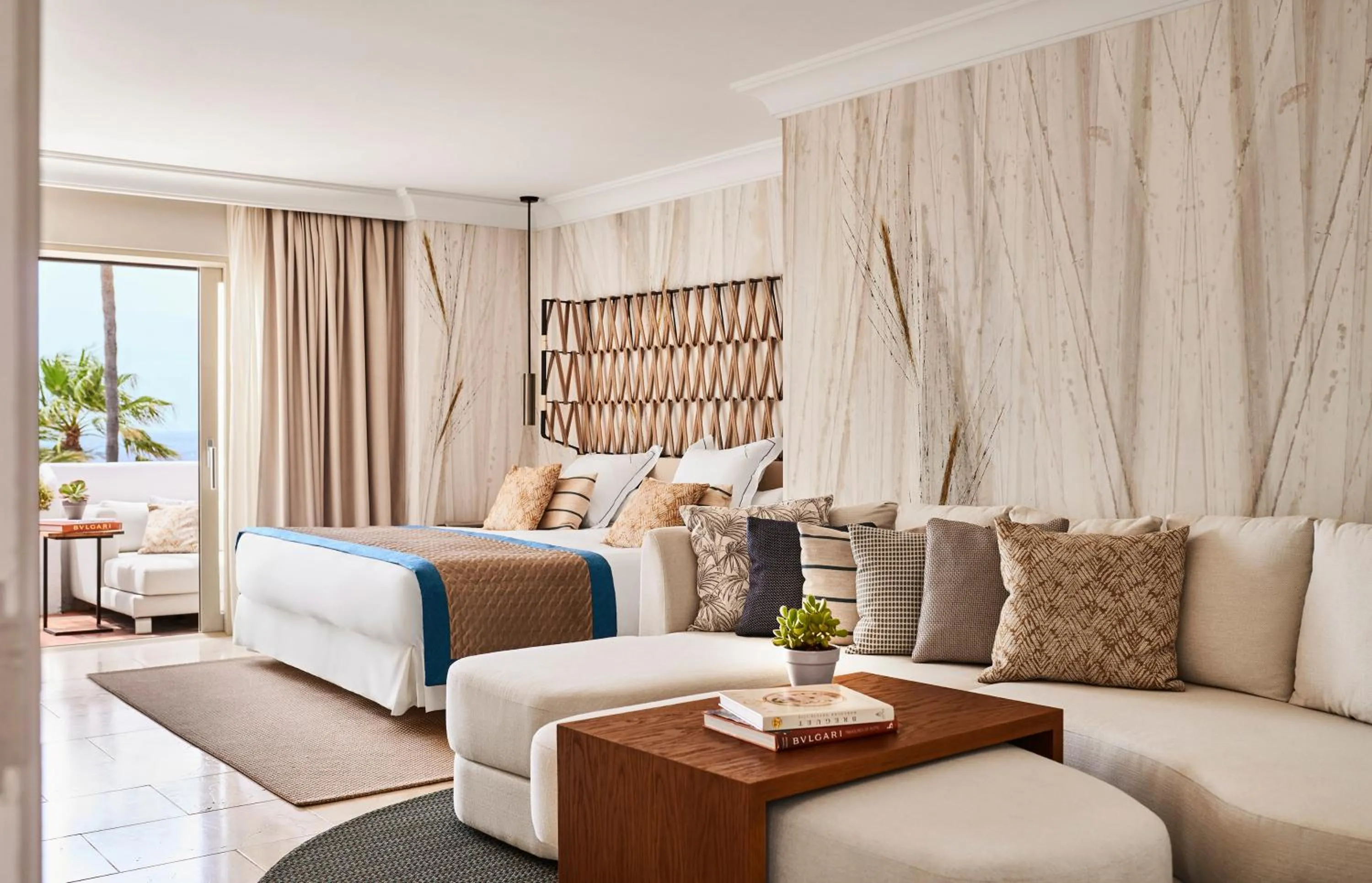 Superior Suite with Sea View in Puente Romano Marbella