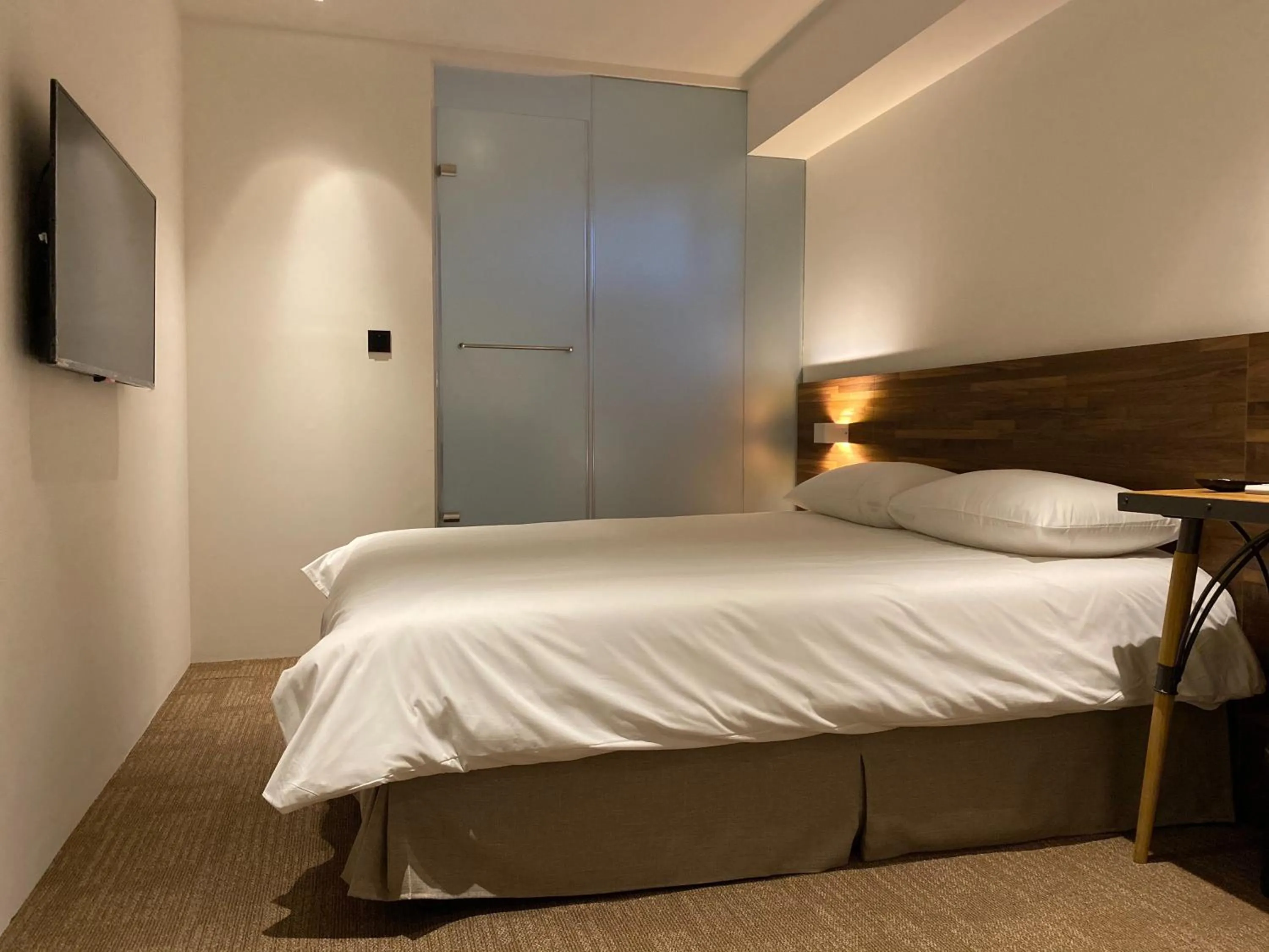 Superior Double Room in We Come Hostel