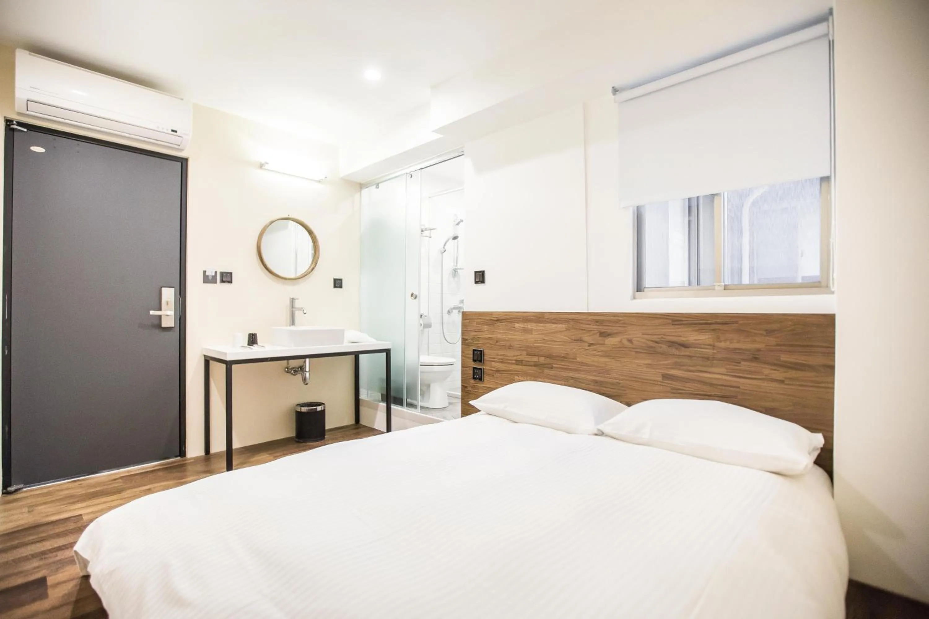 Economy Double Room in We Come Hostel