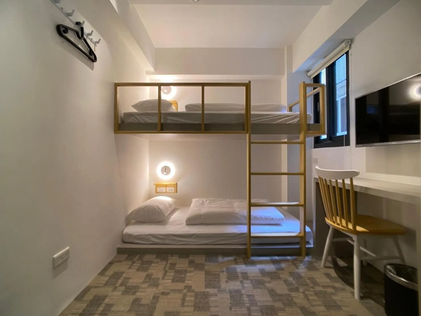 Superior Twin Room in We Come Hostel