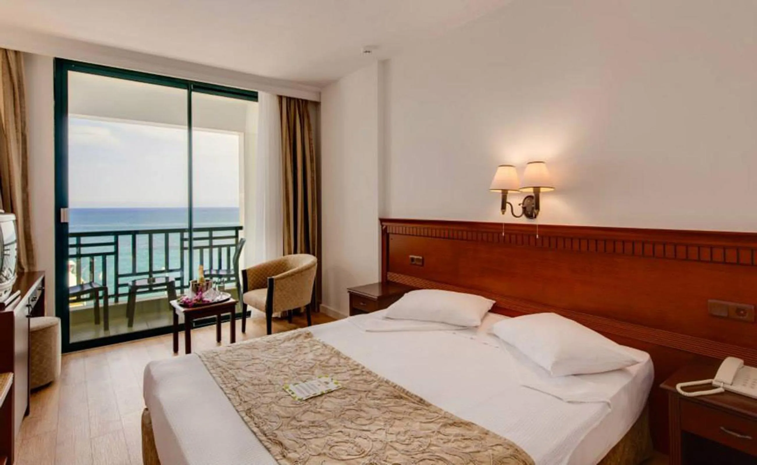 Standard Double Room in Golden Lotus Hotel