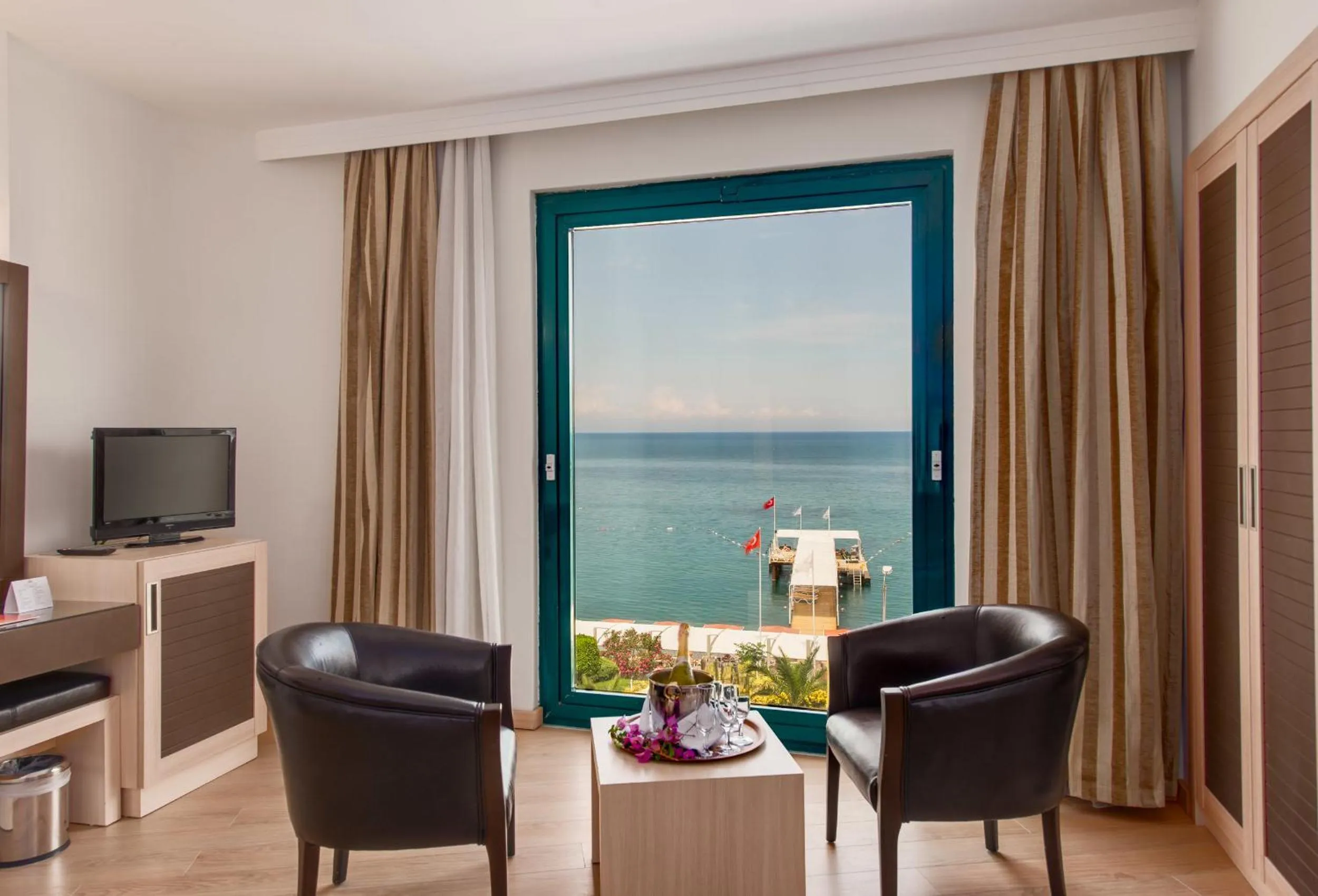 Family Room in Golden Lotus Hotel