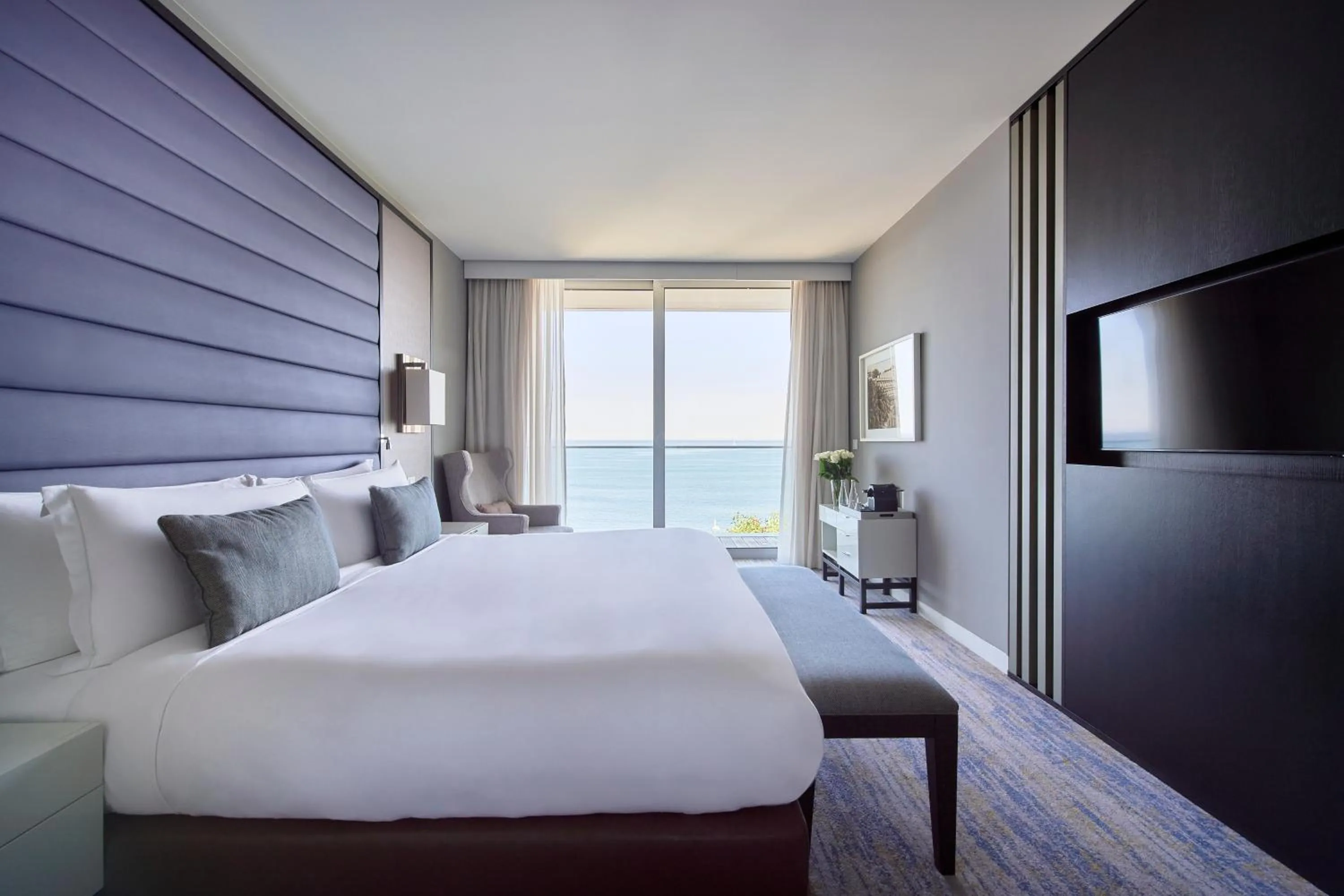 Premium King Room with Ocean View in InterContinental Cascais-Estoril by IHG