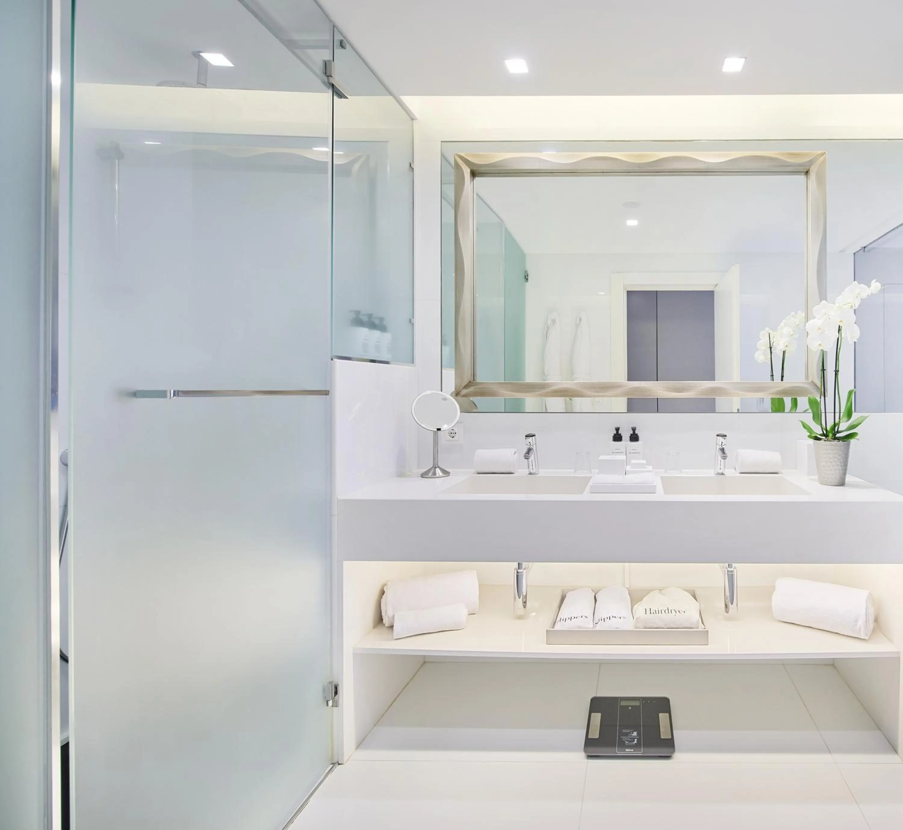 Cozy King Room with Garden View in InterContinental Cascais-Estoril by IHG