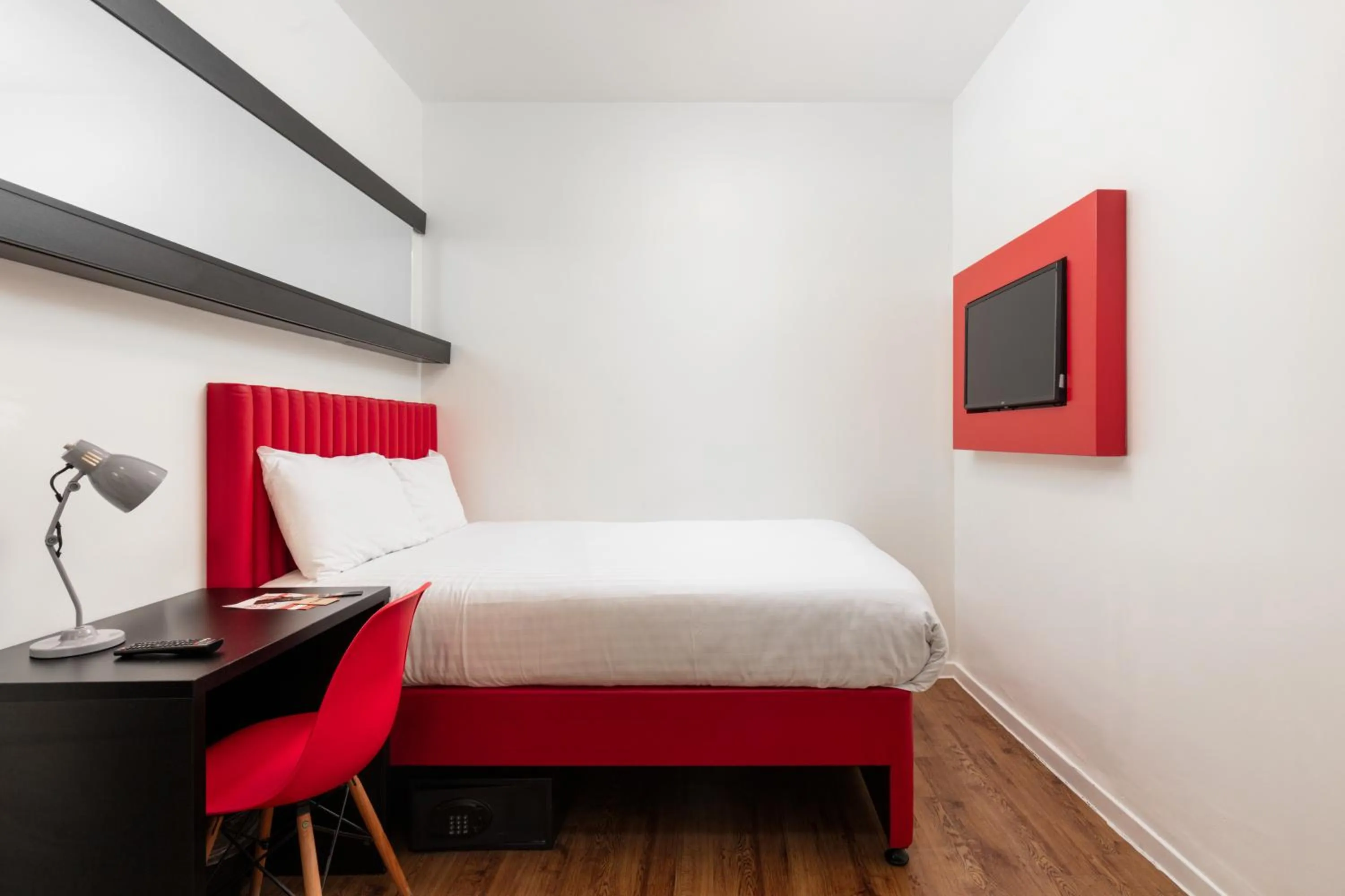 Double Room without Window in Tune Hotel Liverpool