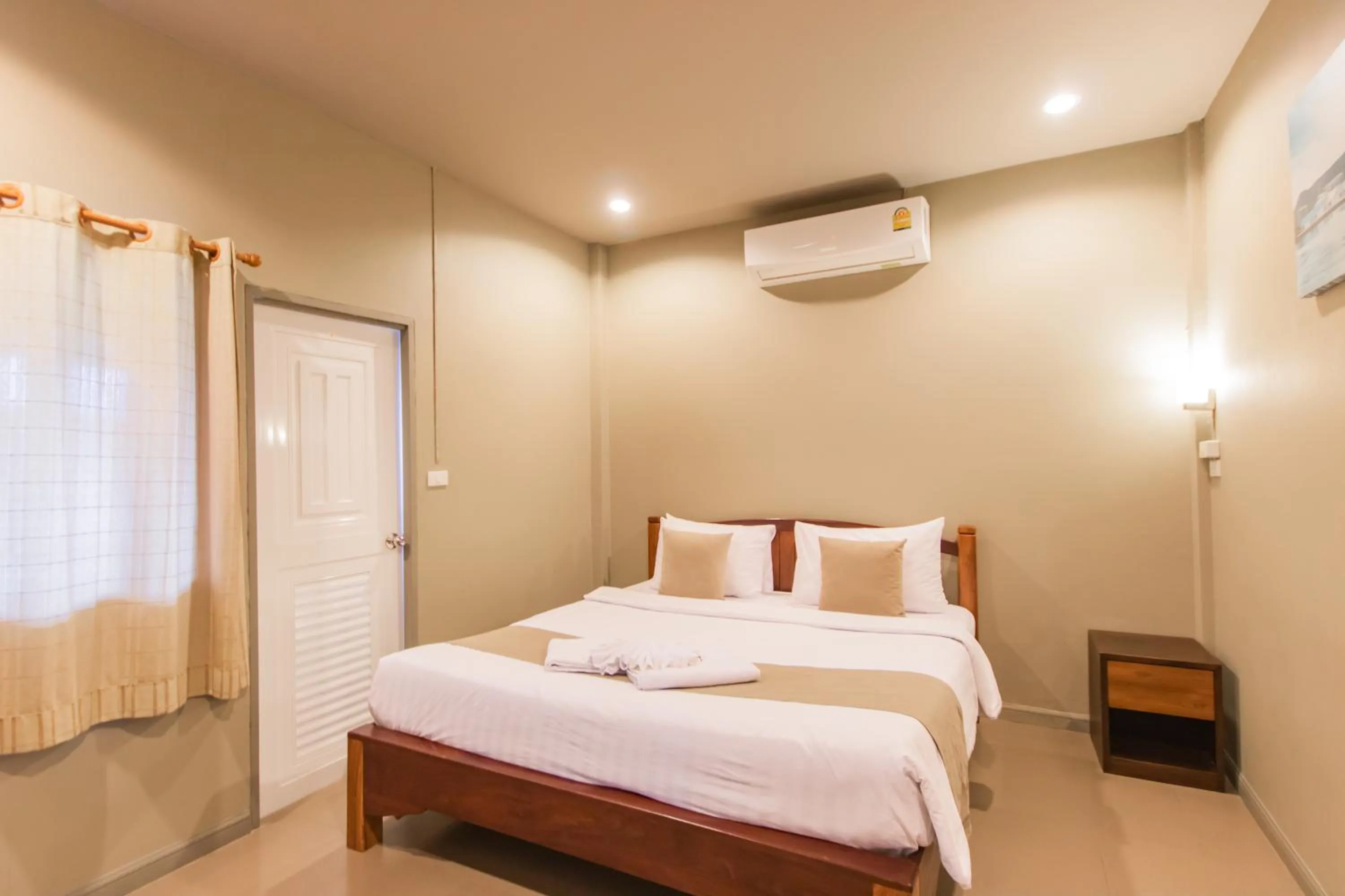 Triple Room with Sea View in Baan Tah On The Sea